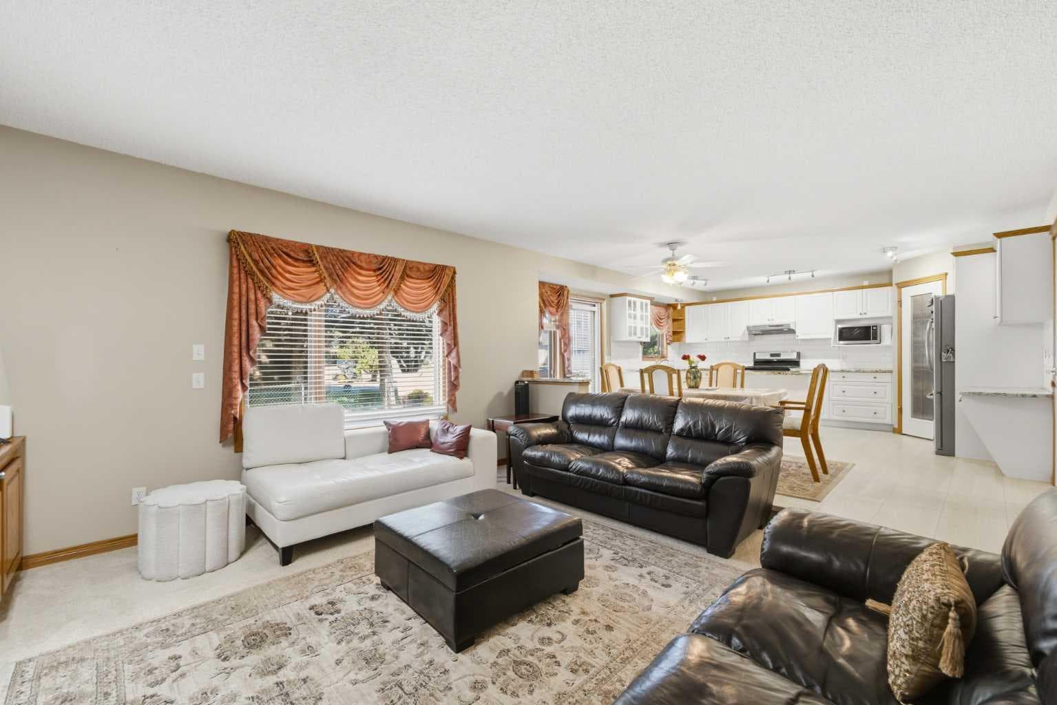 71 Woodpark Close SW