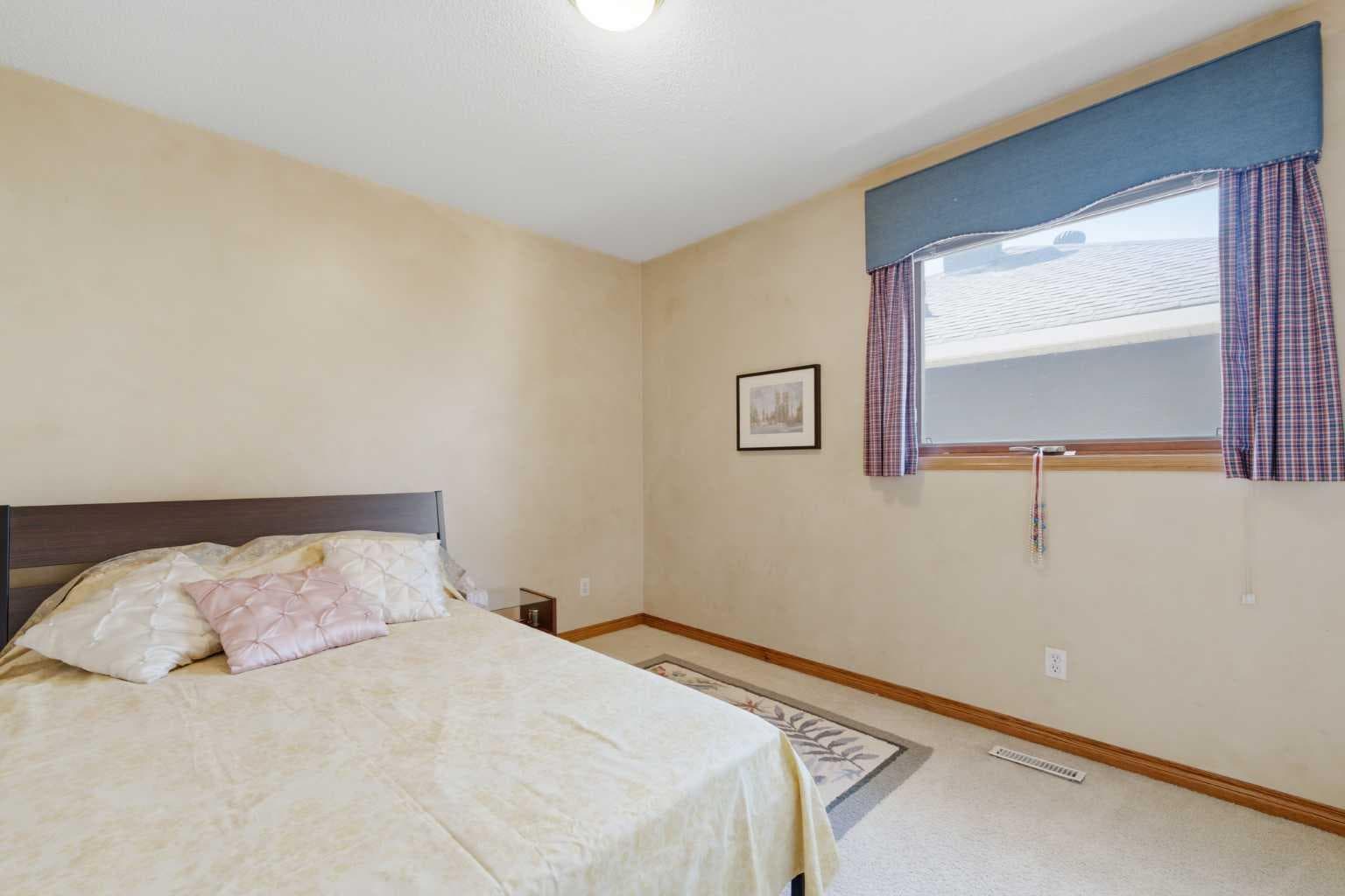 71 Woodpark Close SW