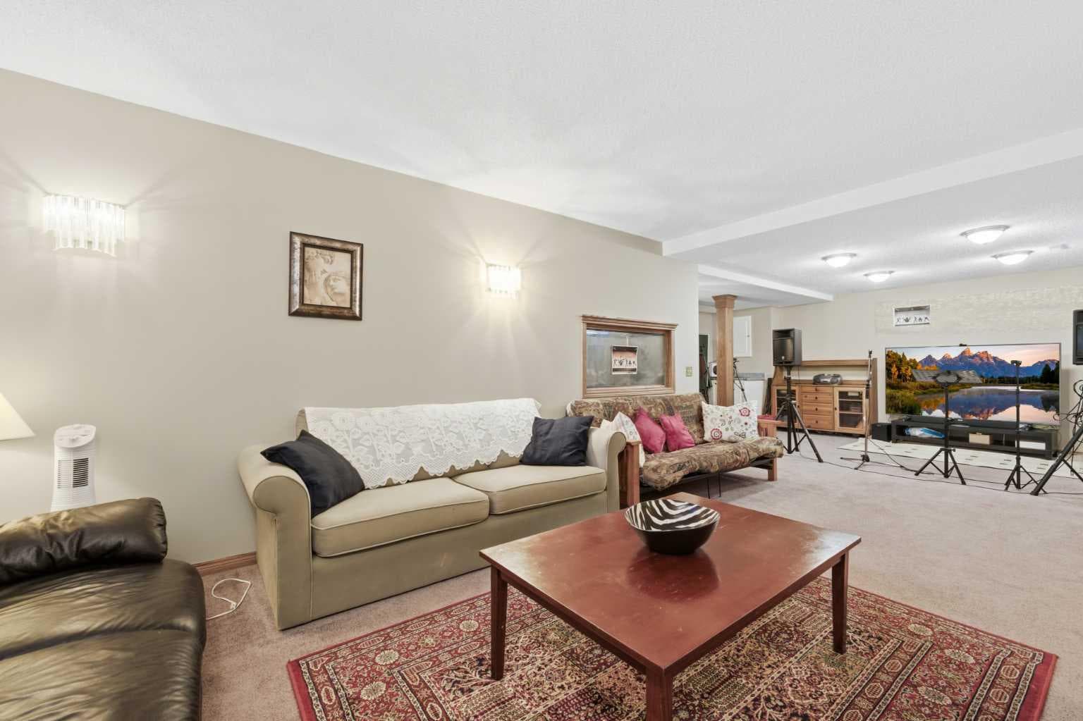 71 Woodpark Close SW