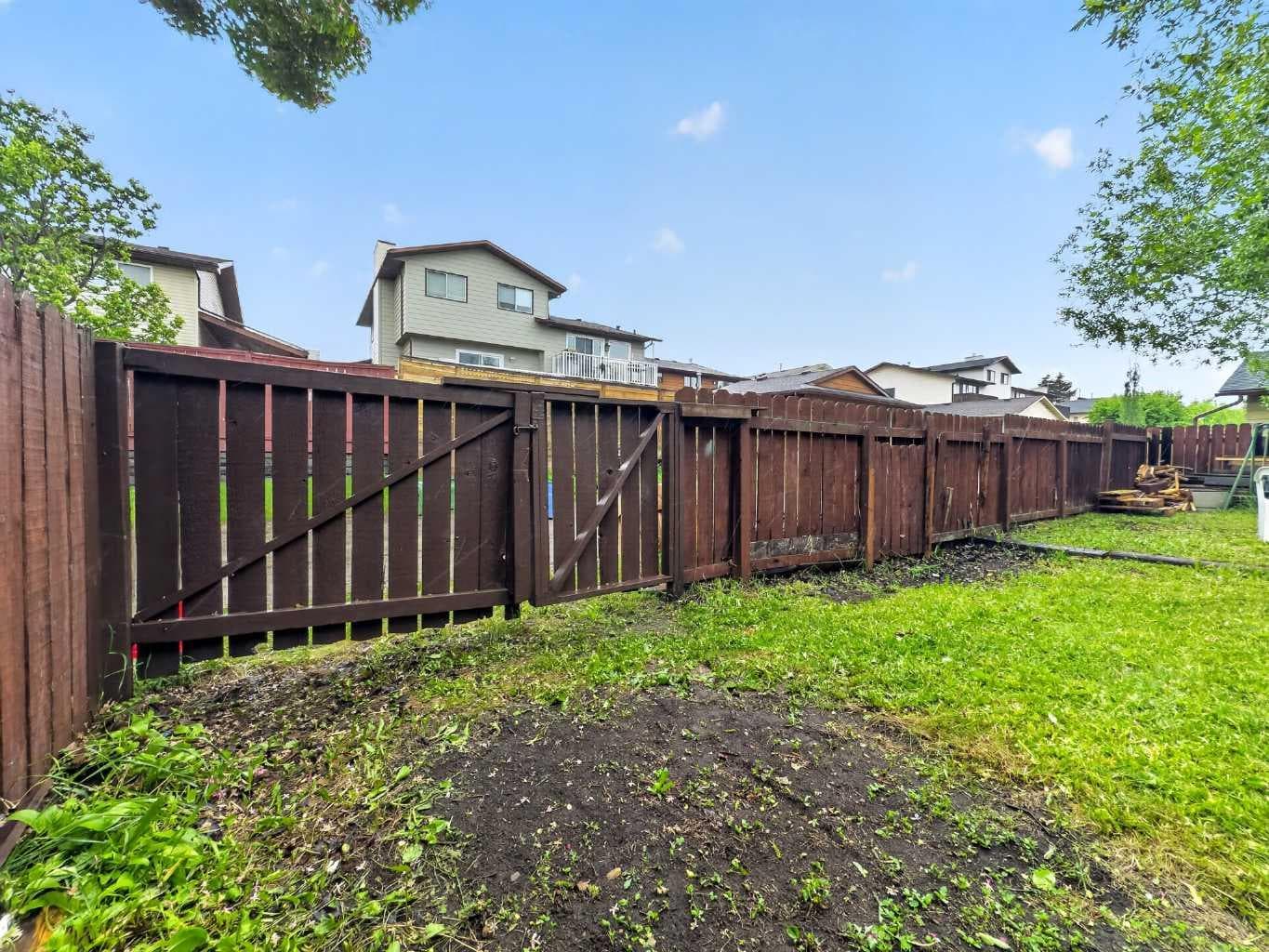 1091 Berkley Drive NW