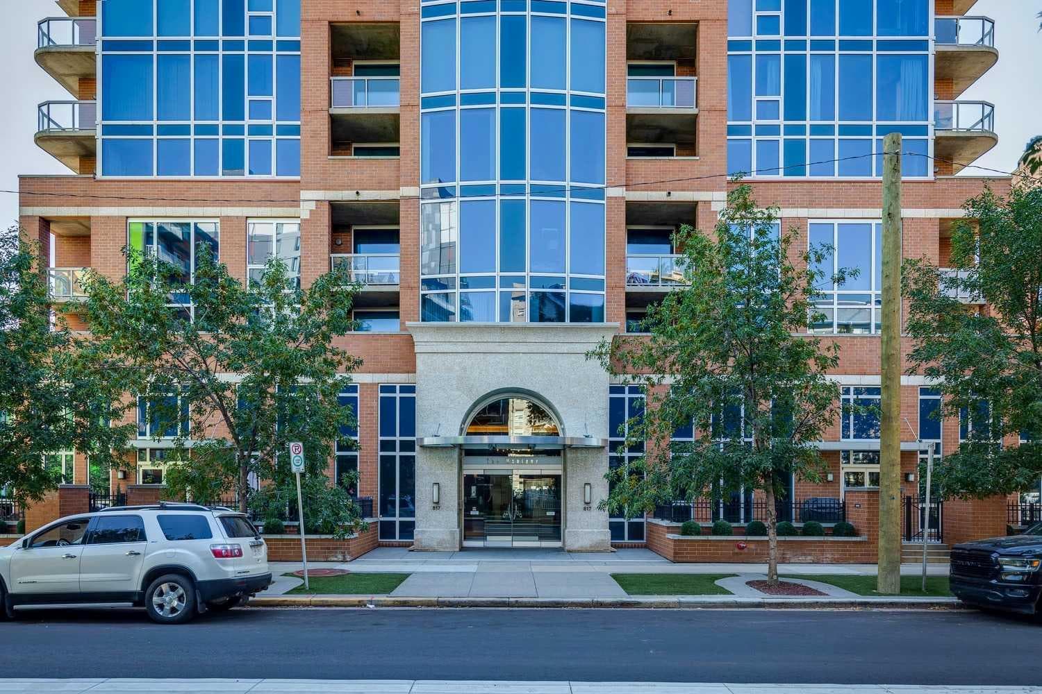 206, 817 15 Avenue SW
