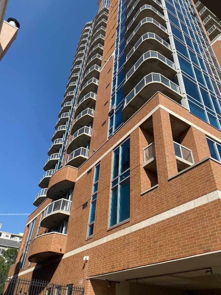 206, 817 15 Avenue SW