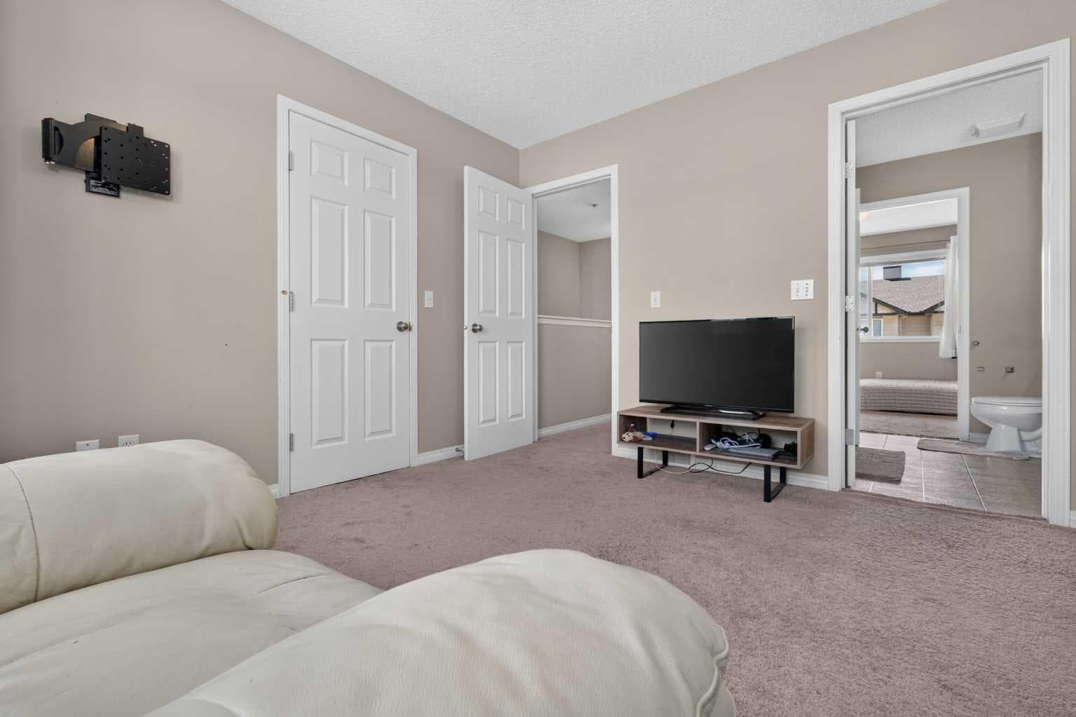 118 Royal Birch Villas NW