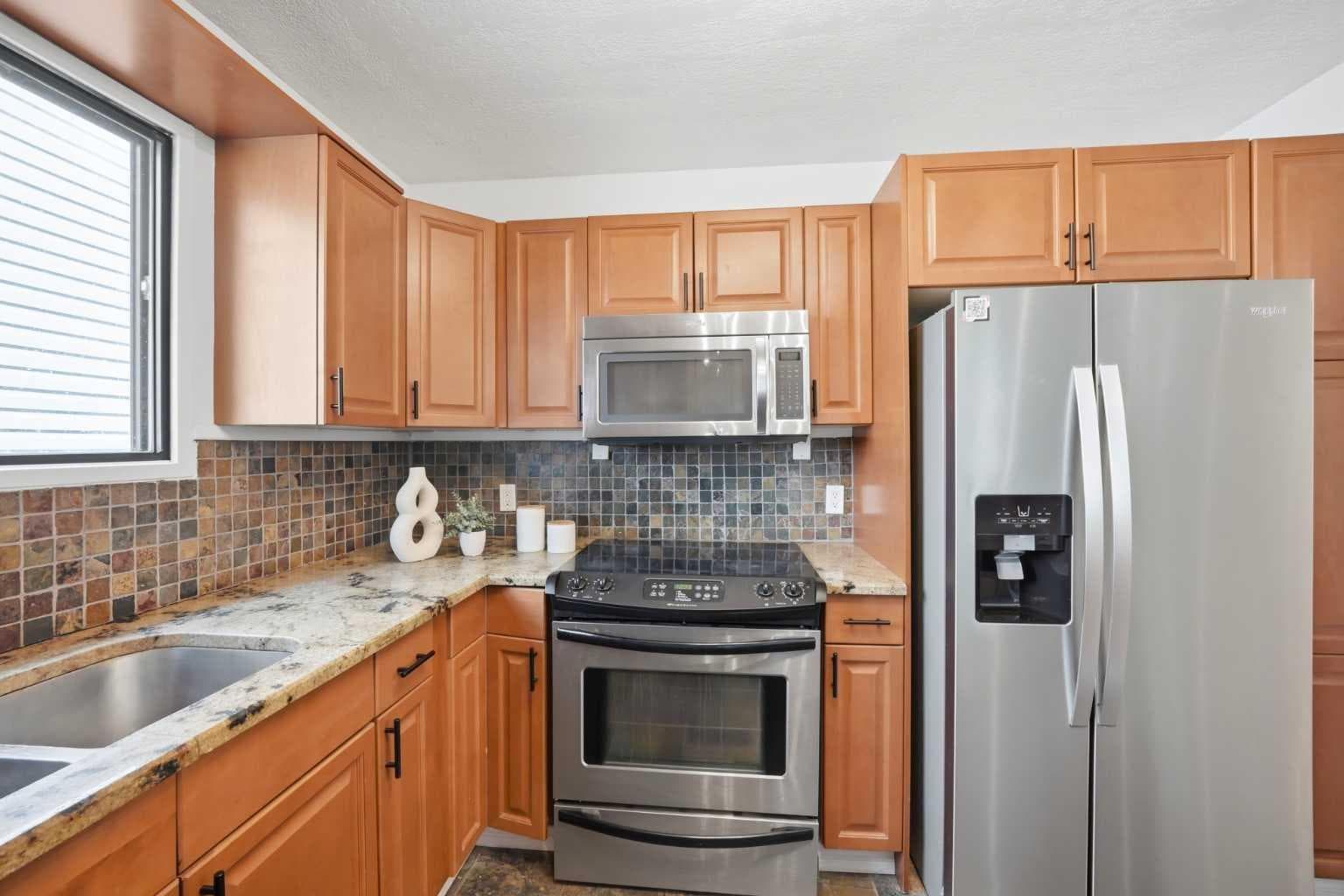1004 Mckinnon Drive NE