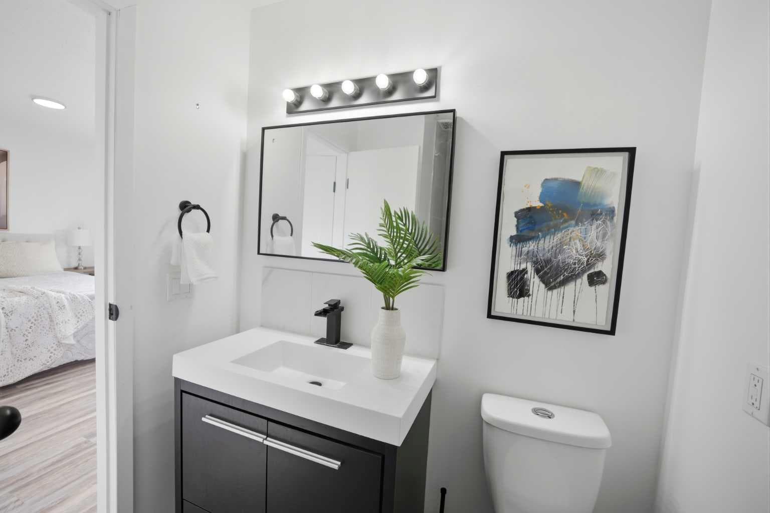 1004 Mckinnon Drive NE