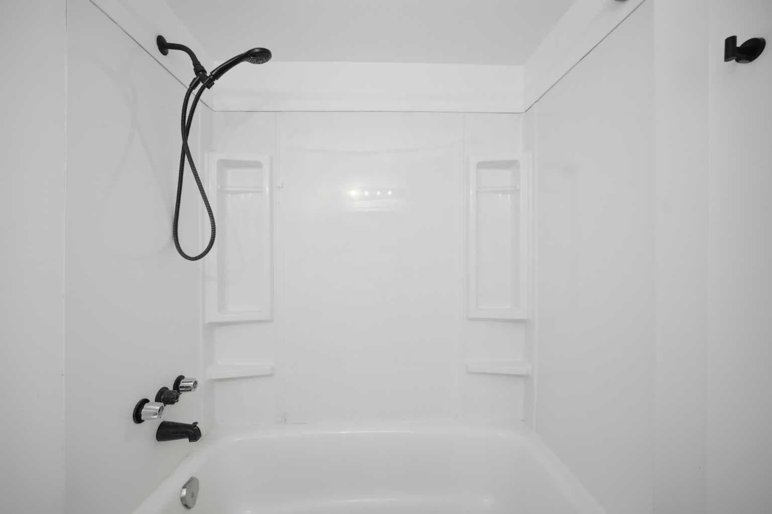1004 Mckinnon Drive NE
