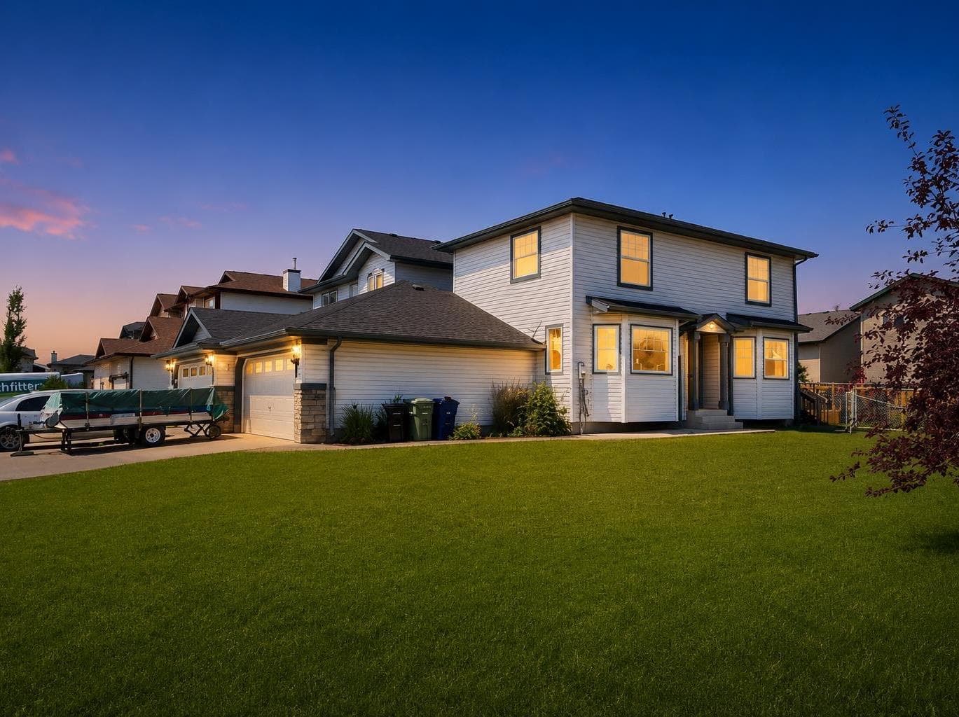 16 Canoe Close SW