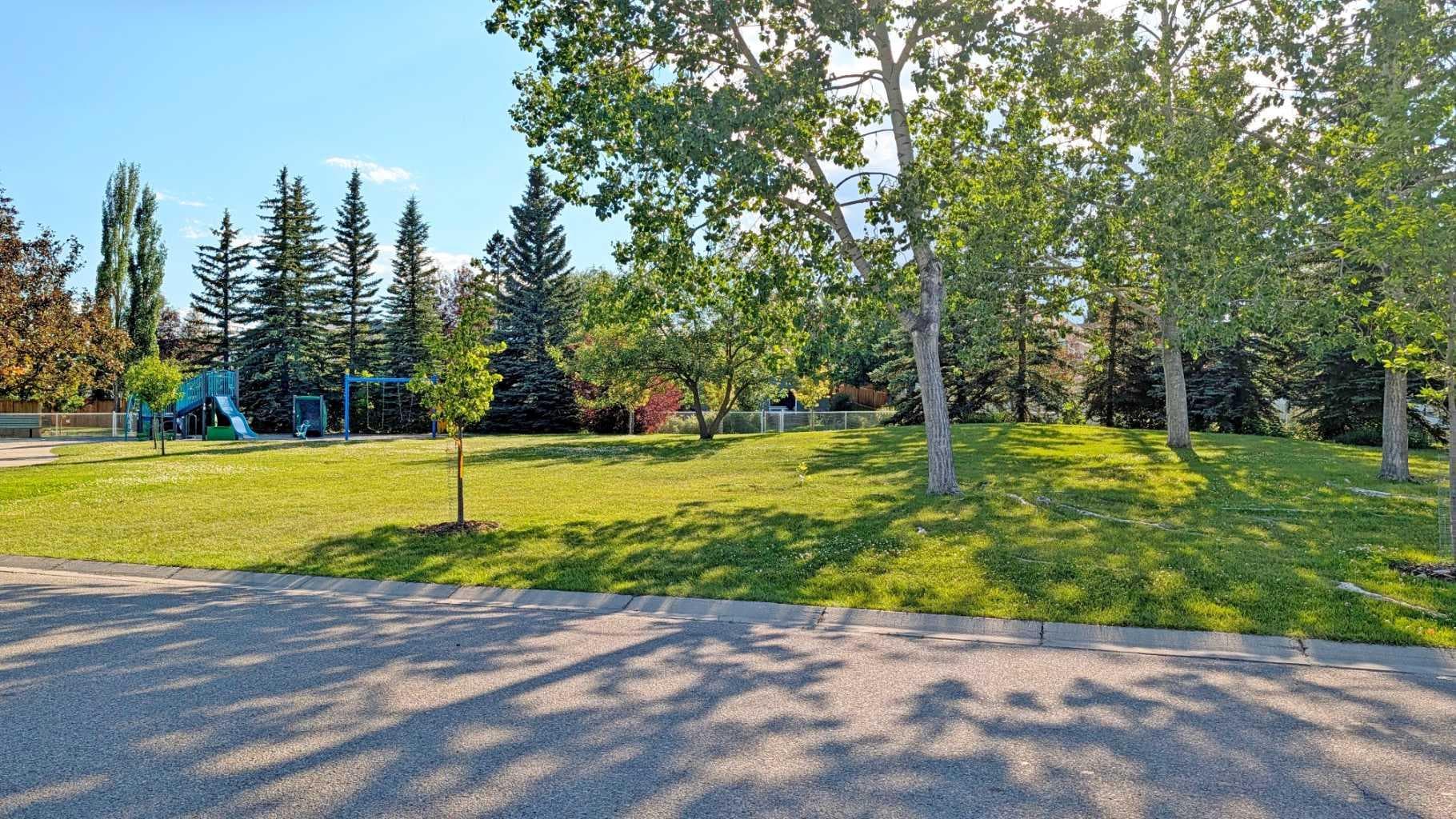 12 Shawbrooke Court SW