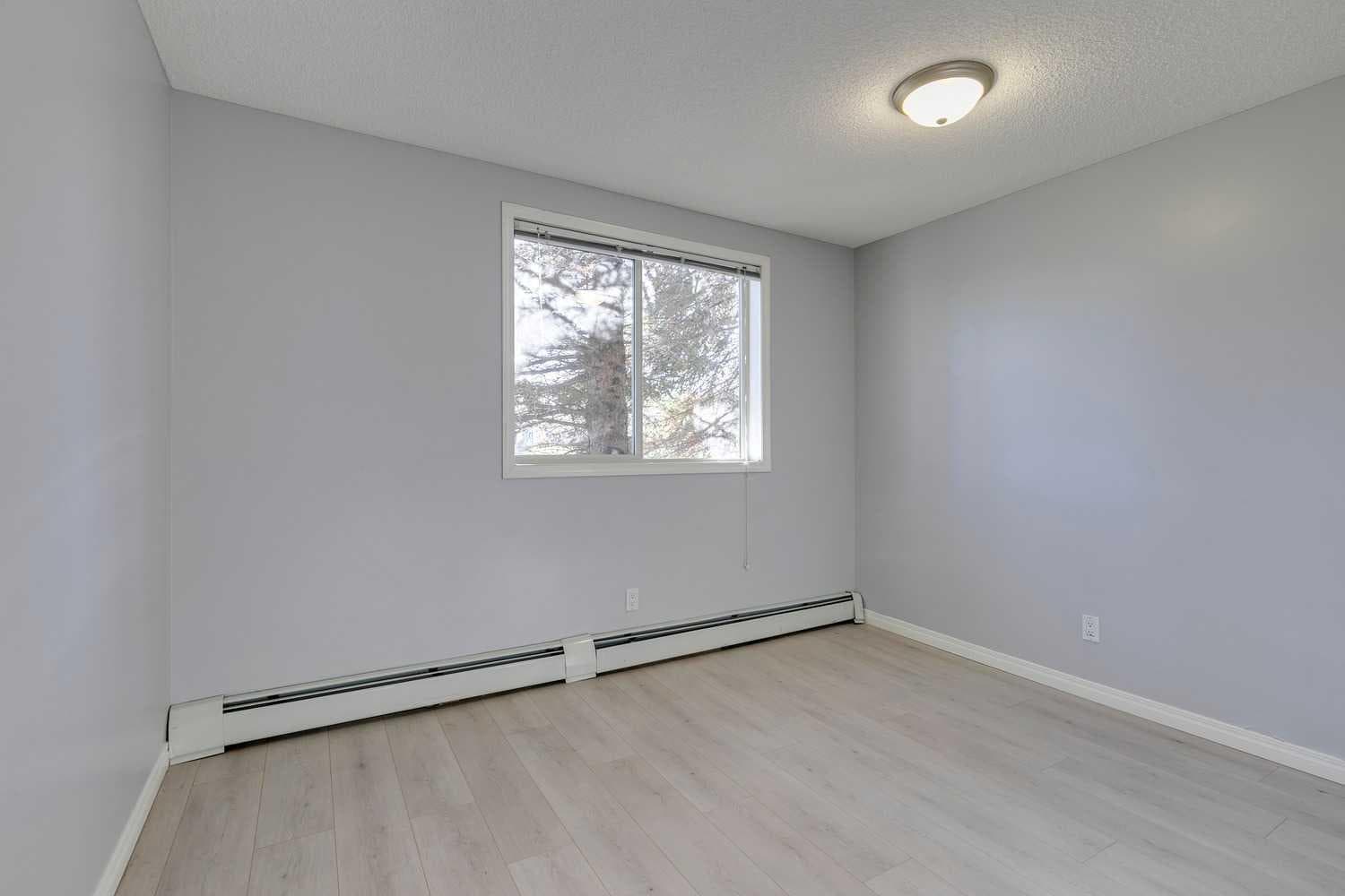119, 2022 Canyon Meadows Drive SE