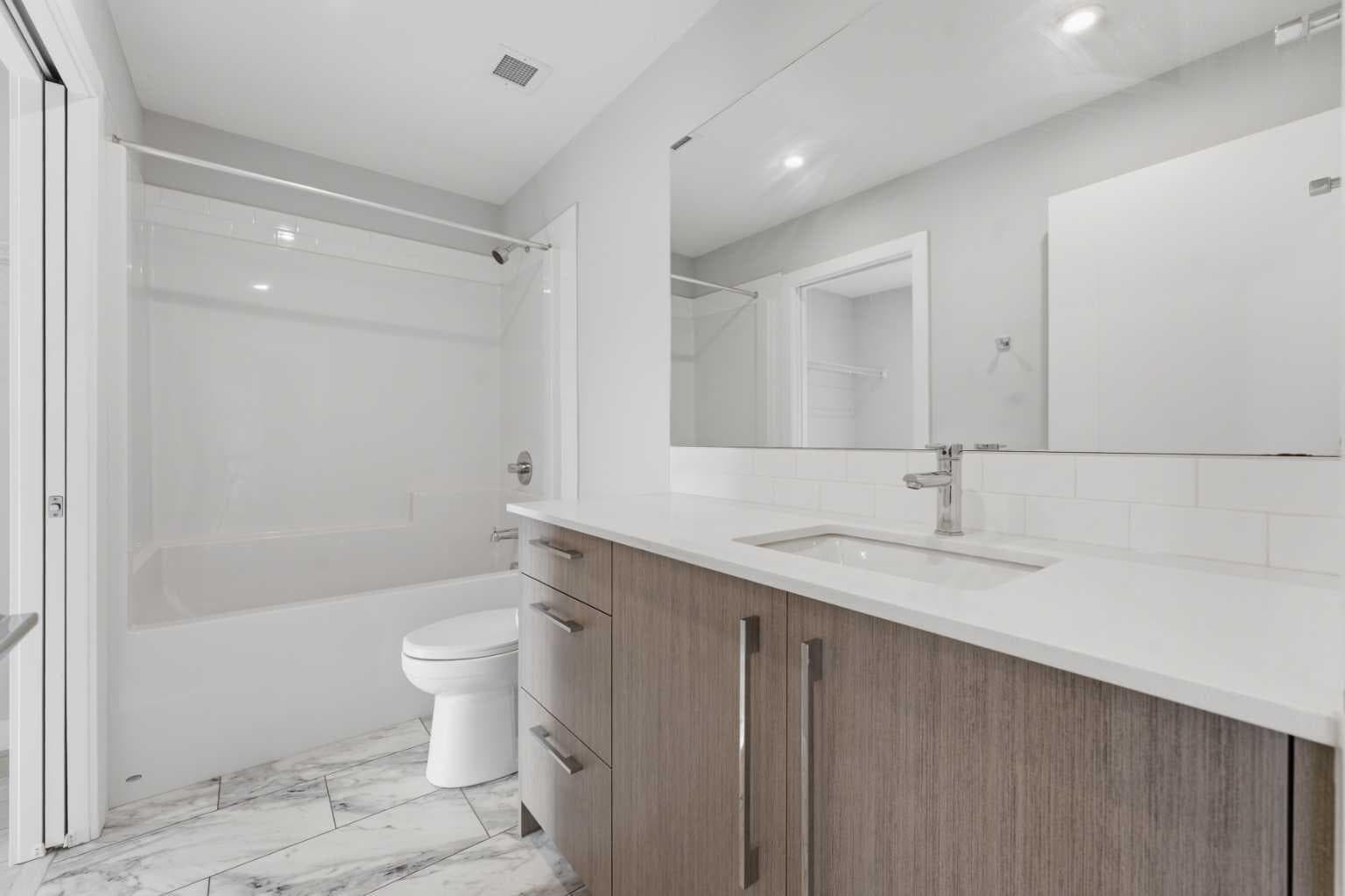 2301, 60 Skyview Ranch Road NE