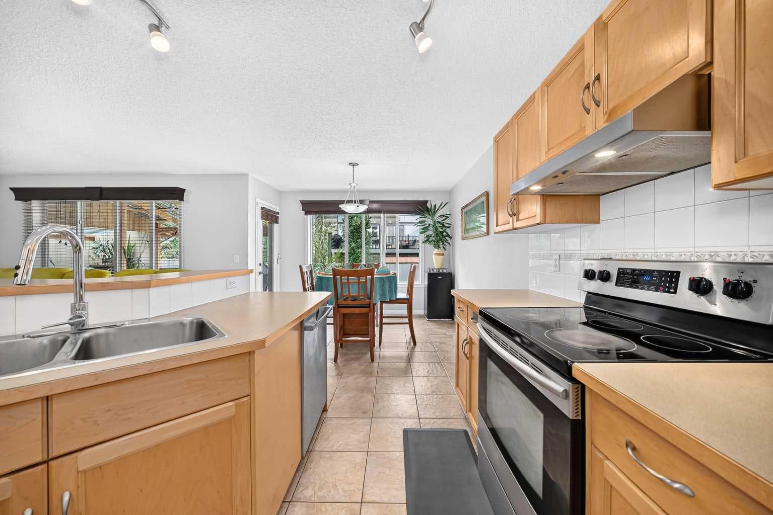 53 Everhollow Park SW