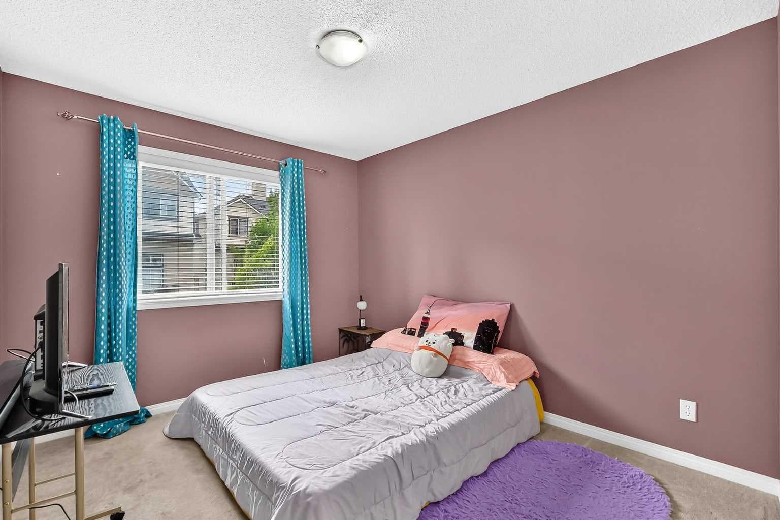 53 Everhollow Park SW
