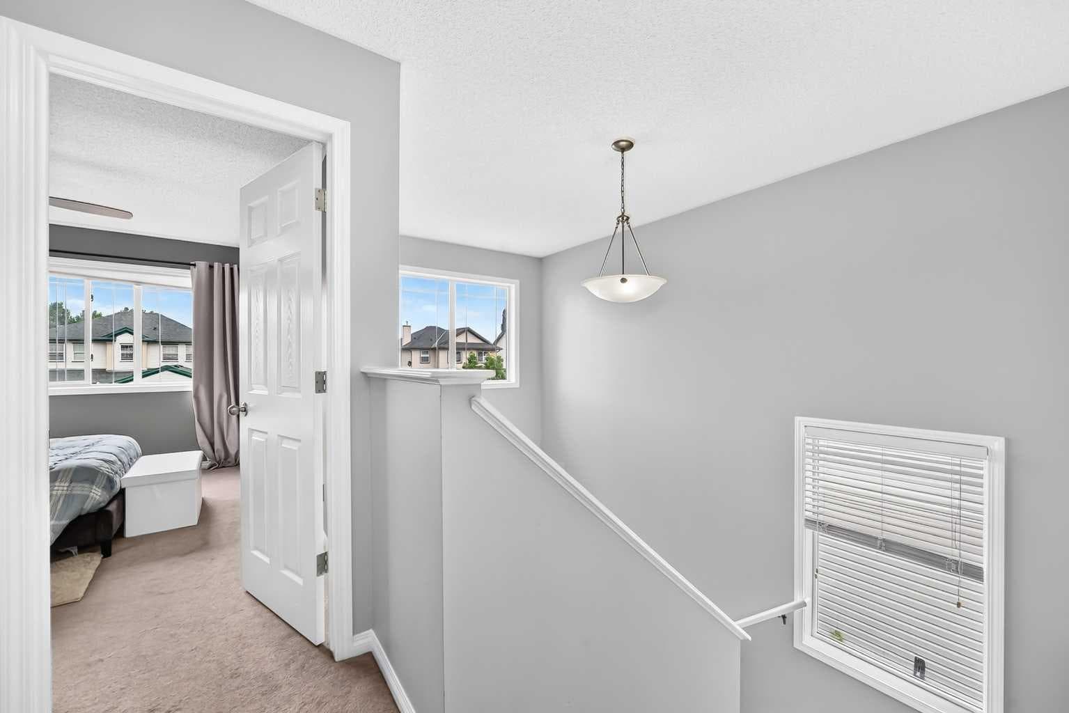 53 Everhollow Park SW