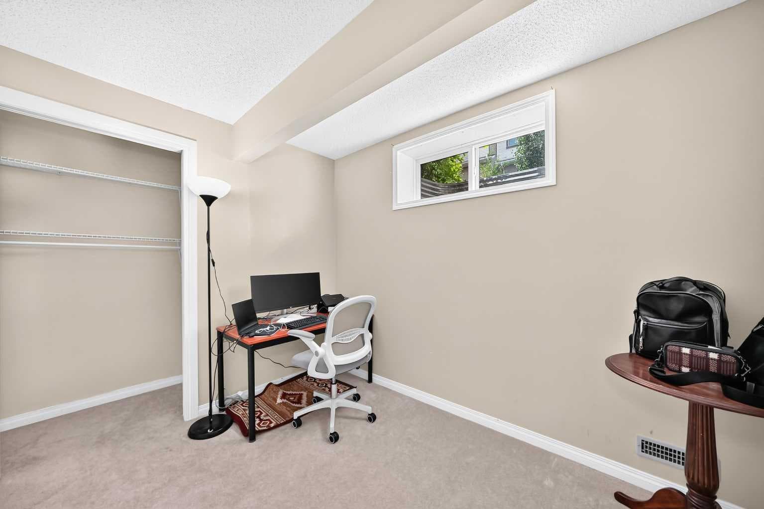 53 Everhollow Park SW