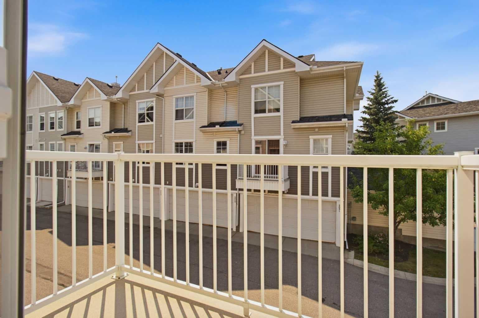 3032 New Brighton Gardens SE