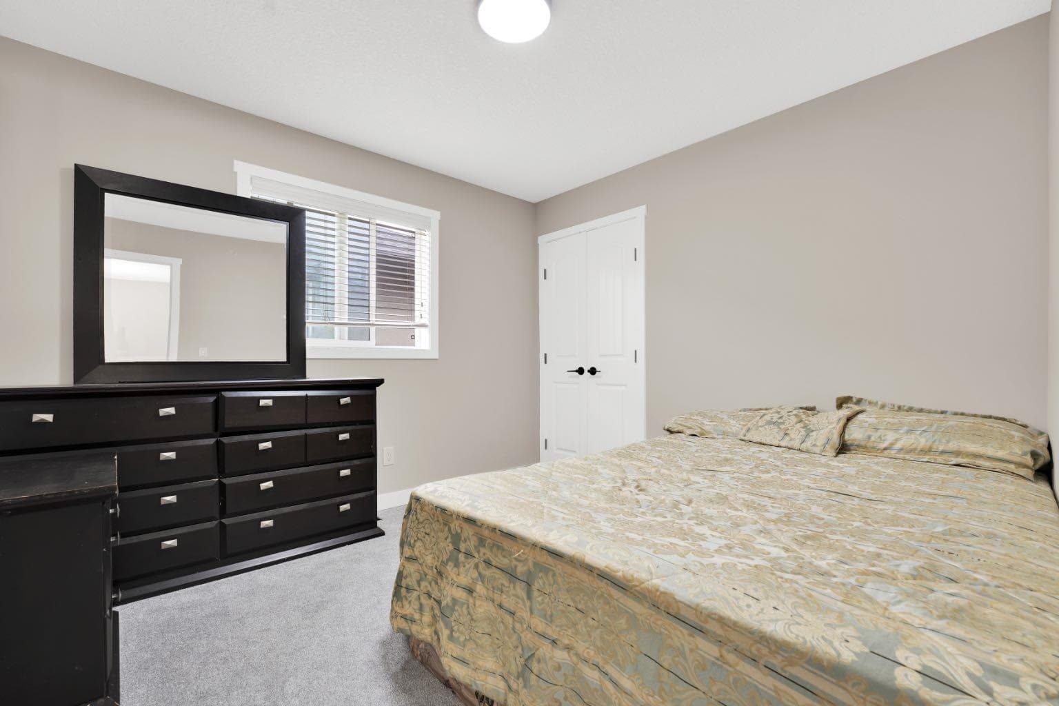 360 Saddlemont Boulevard NE