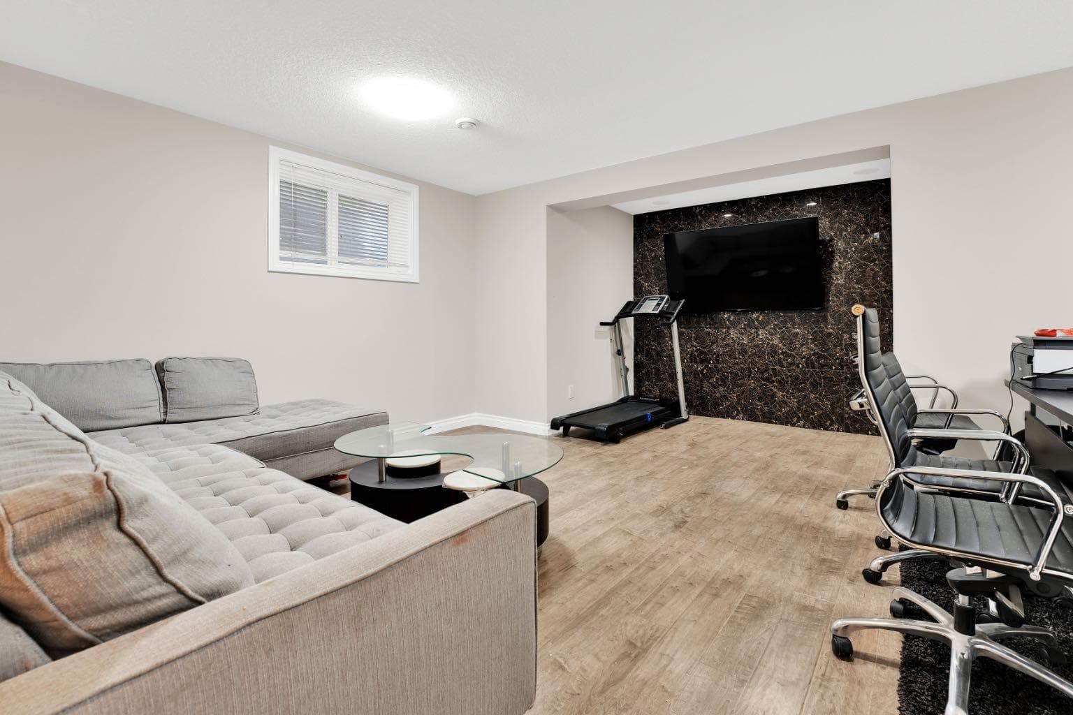 360 Saddlemont Boulevard NE