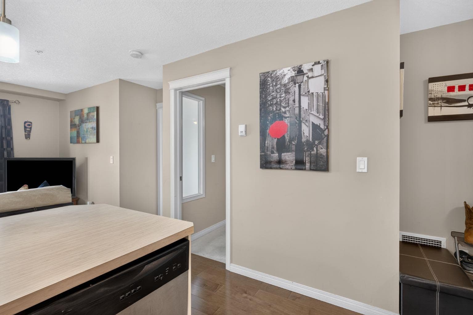 204, 406 Cranberry Park SE