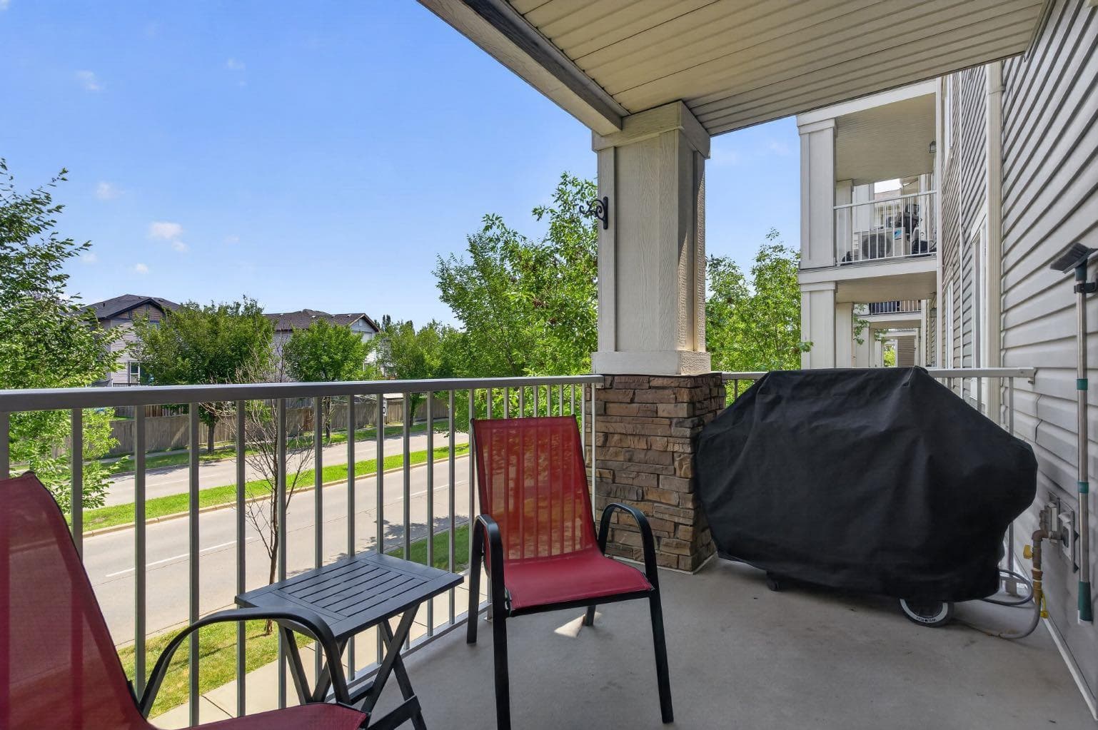 204, 406 Cranberry Park SE