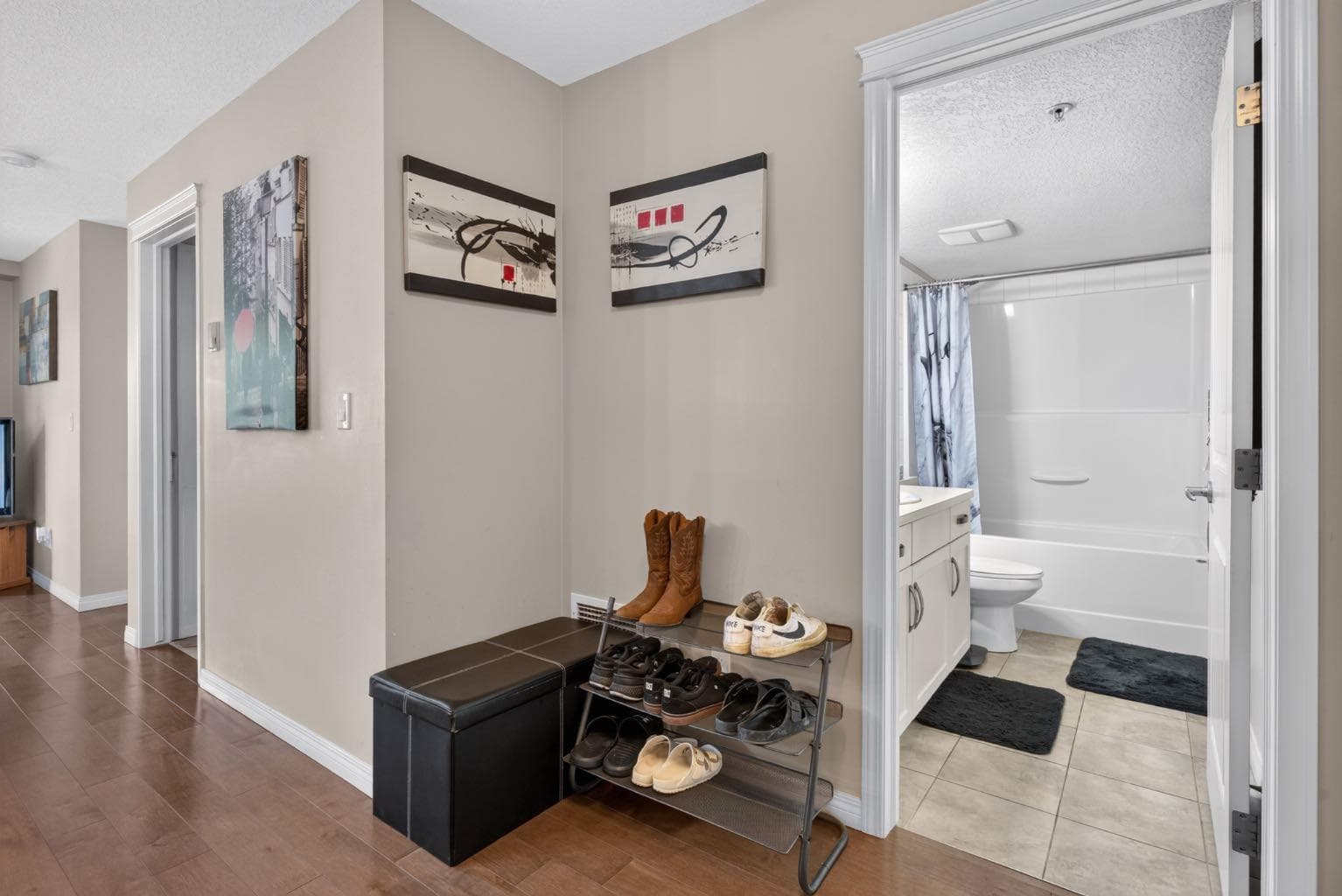 204, 406 Cranberry Park SE