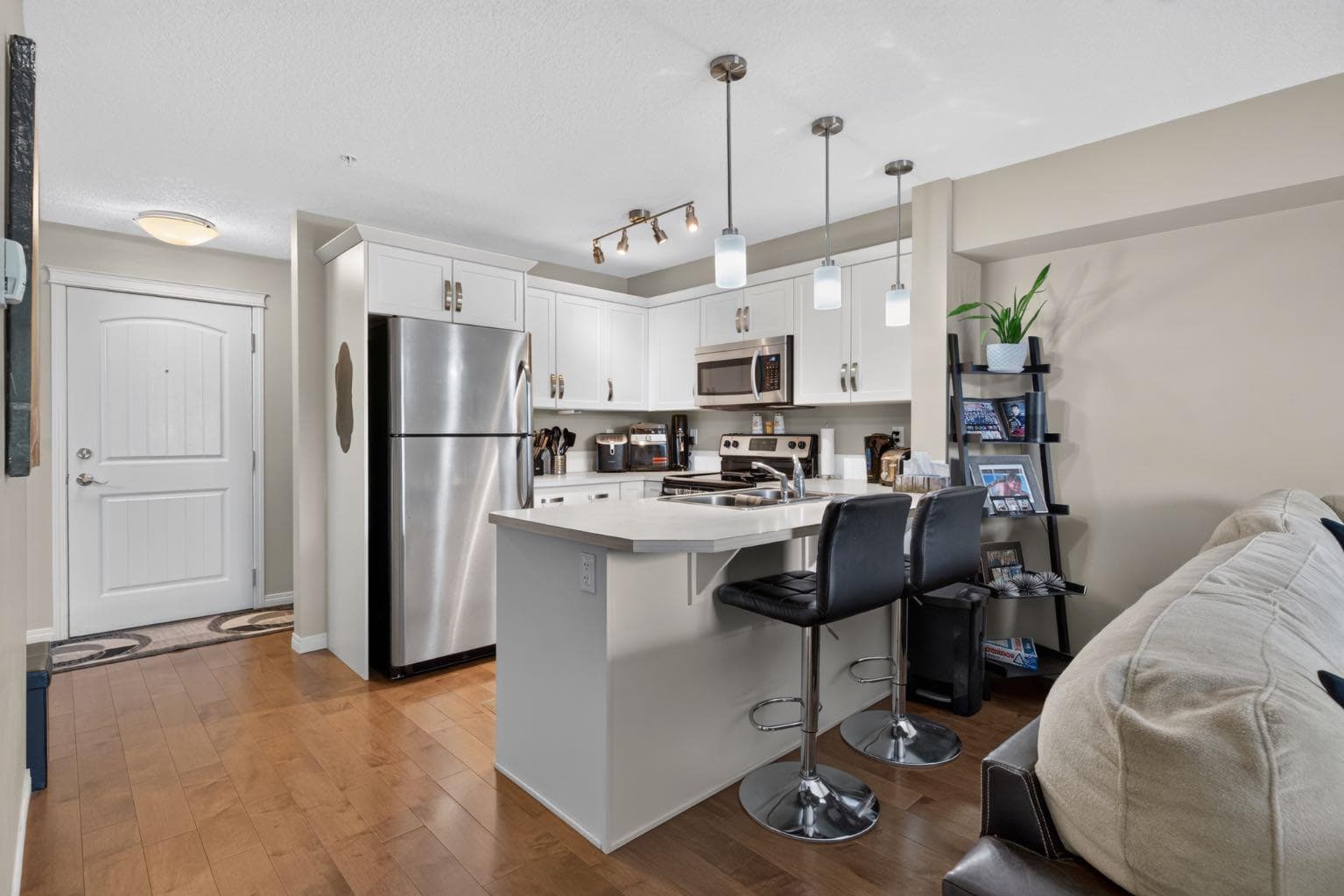 204, 406 Cranberry Park SE