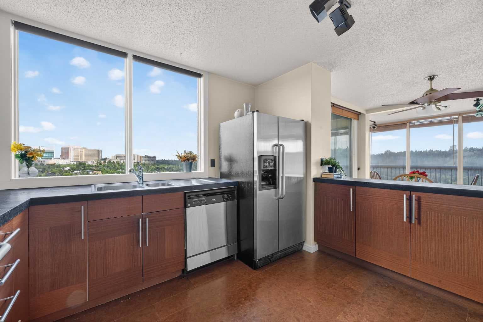 1607, 145 Point Drive NW
