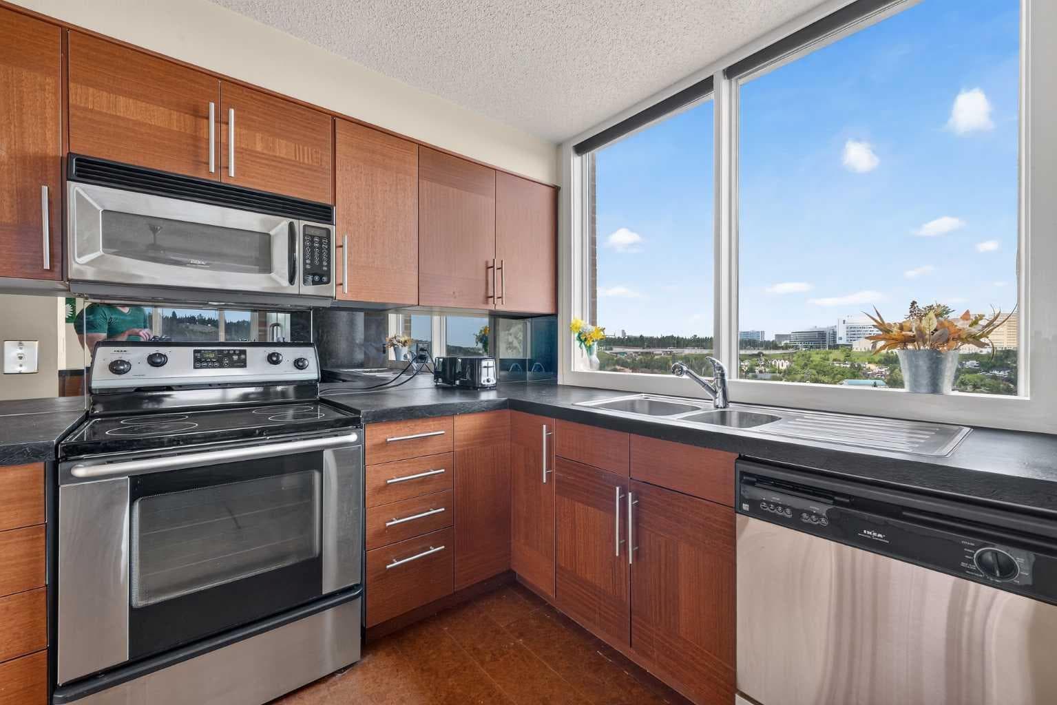 1607, 145 Point Drive NW