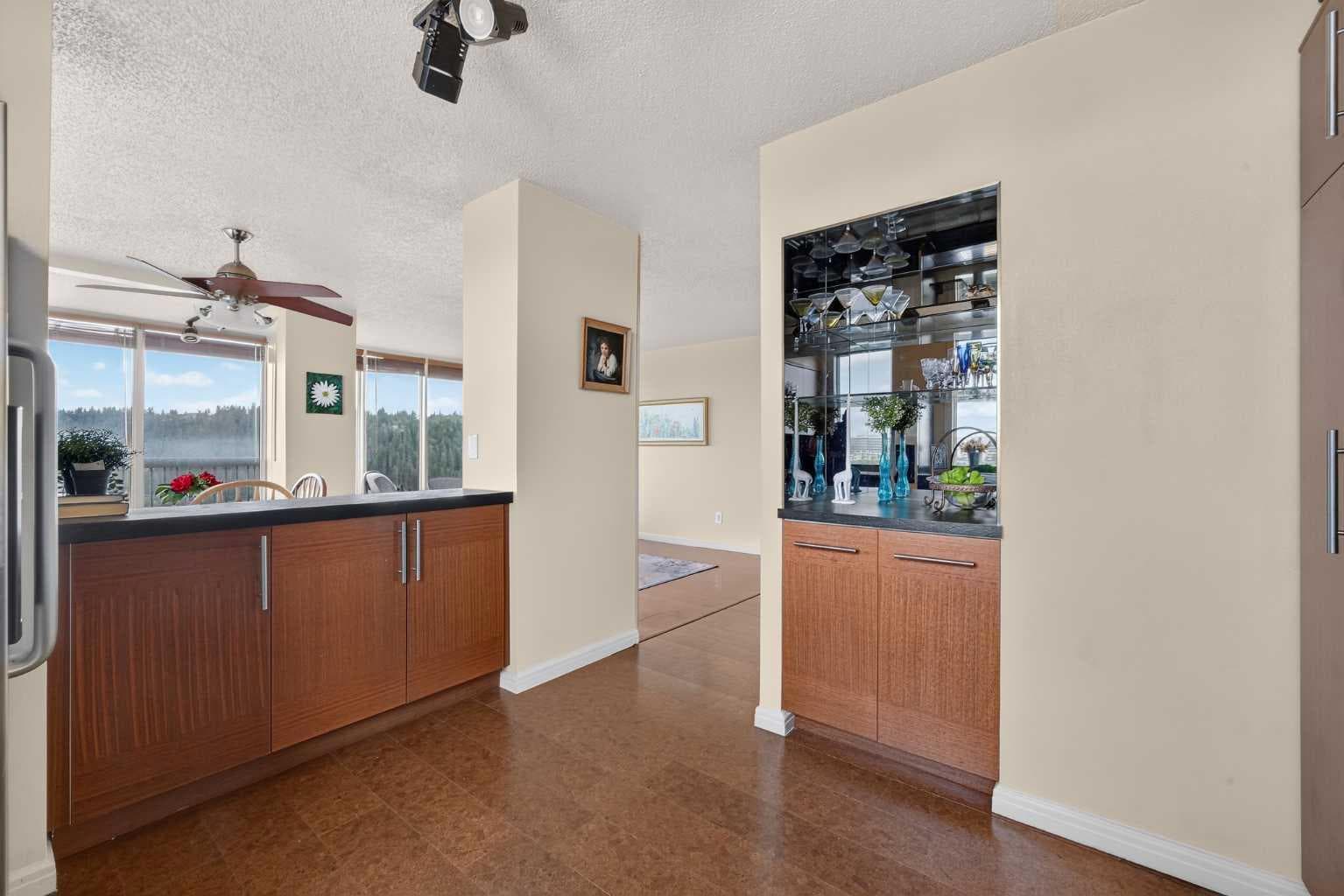 1607, 145 Point Drive NW
