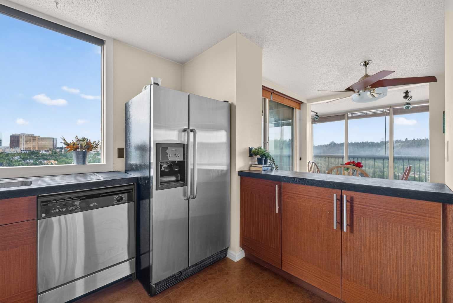 1607, 145 Point Drive NW