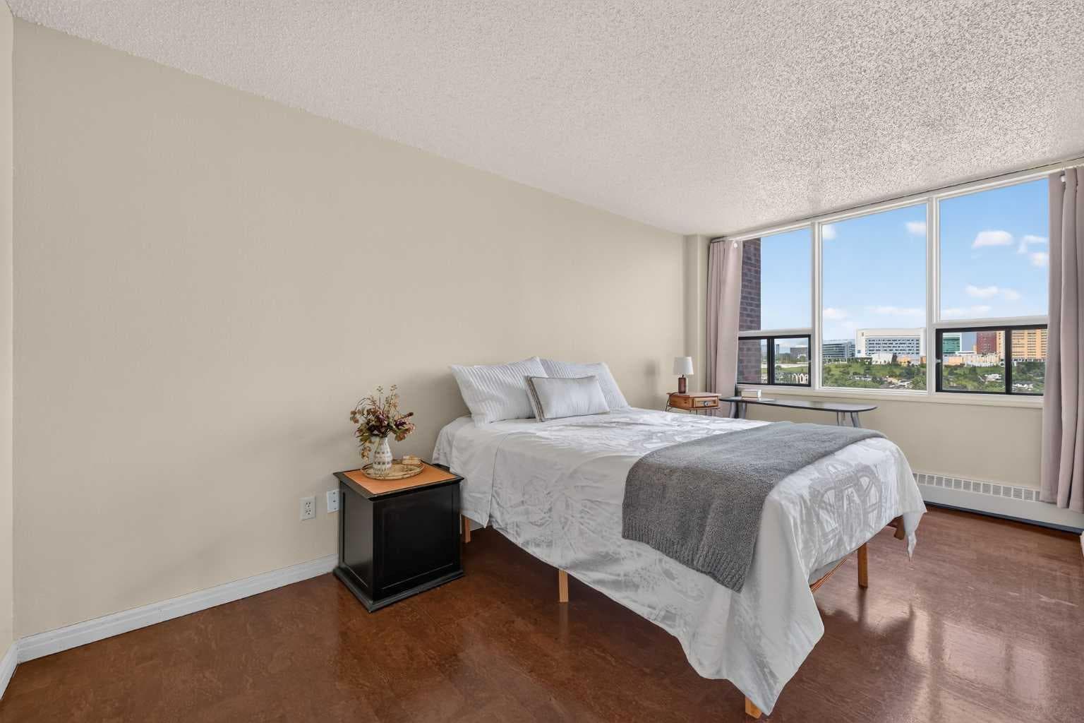 1607, 145 Point Drive NW