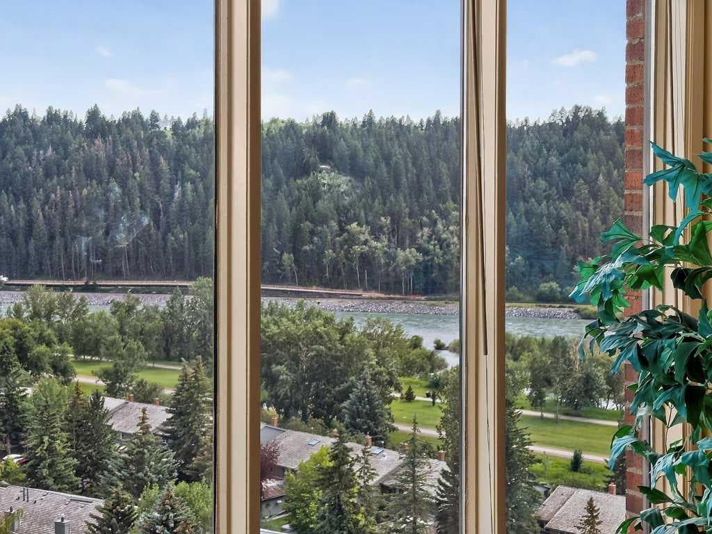 1607, 145 Point Drive NW