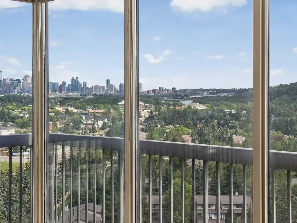 1607, 145 Point Drive NW