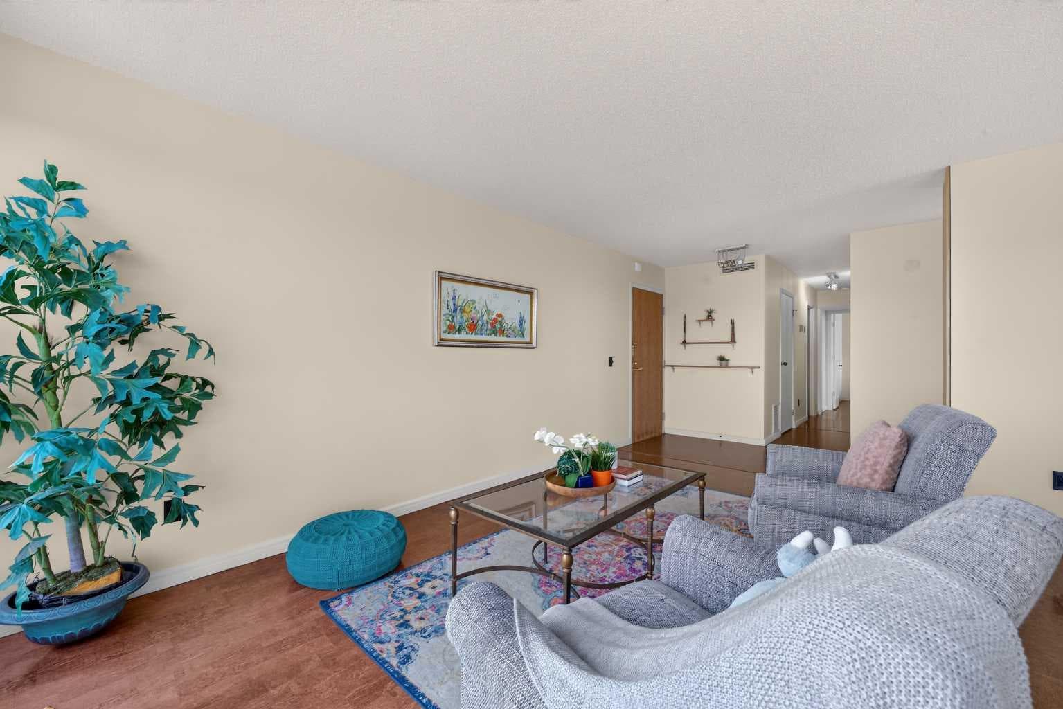 1607, 145 Point Drive NW