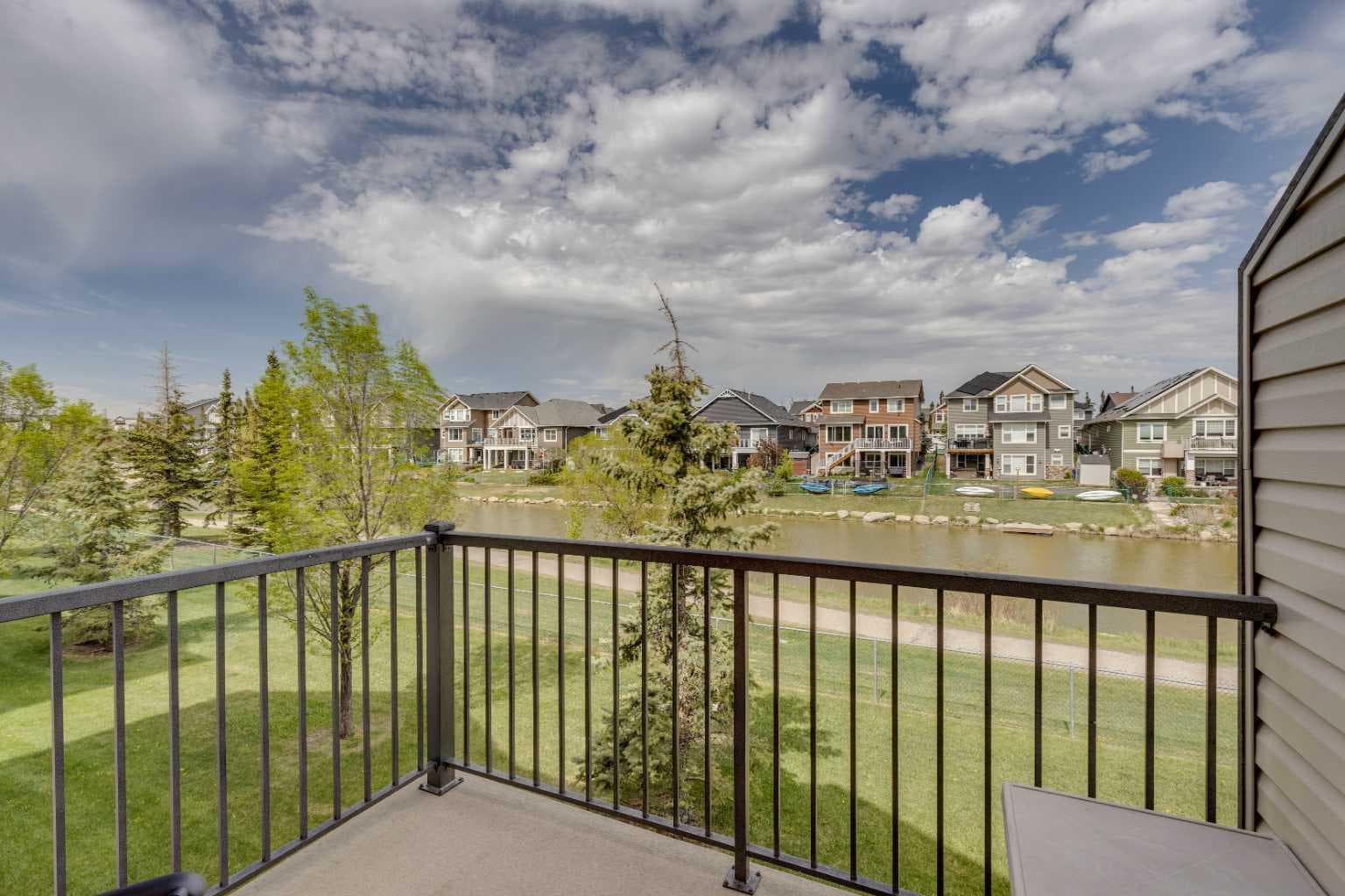 212 Bayside Point SW