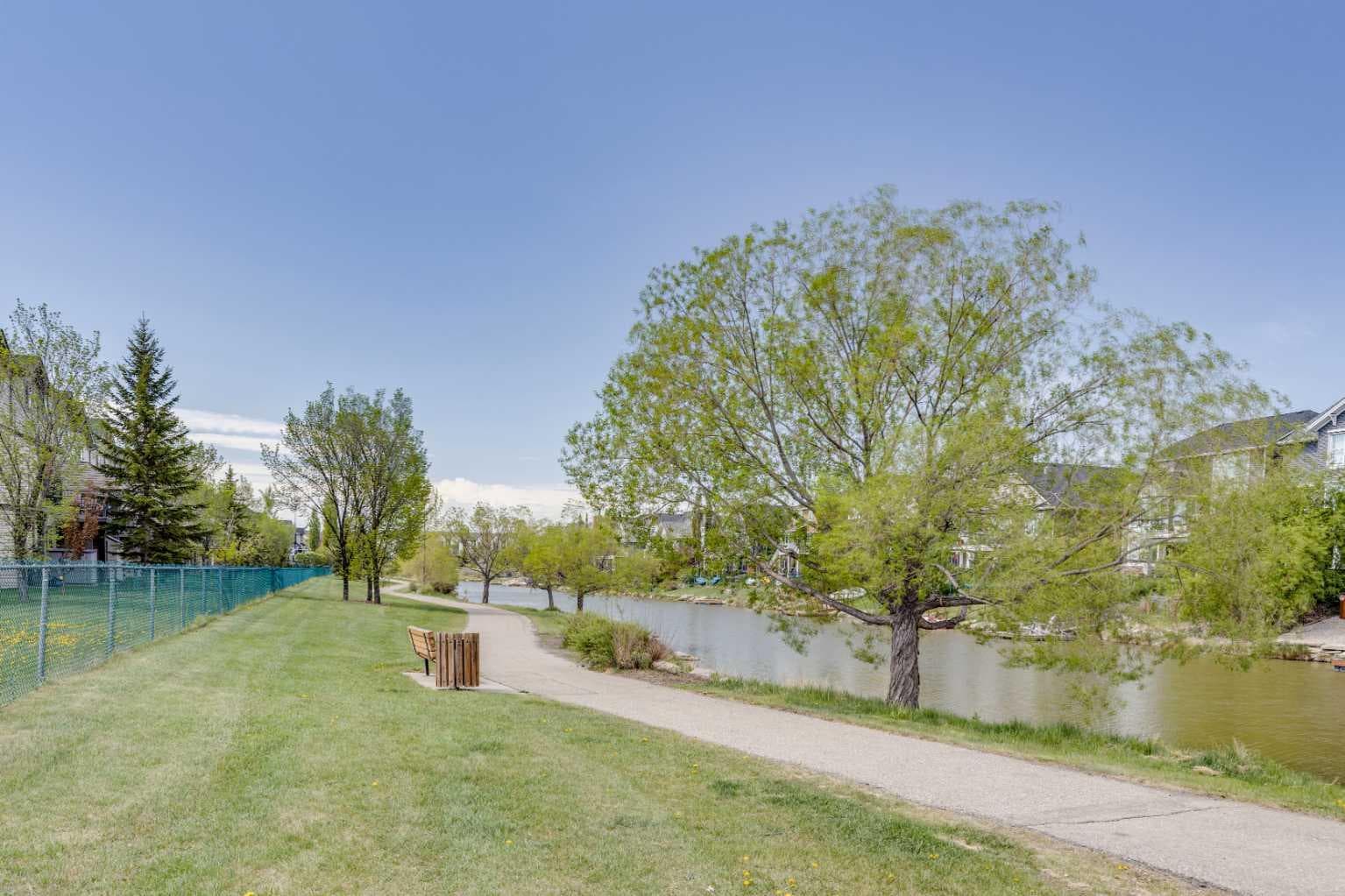 212 Bayside Point SW