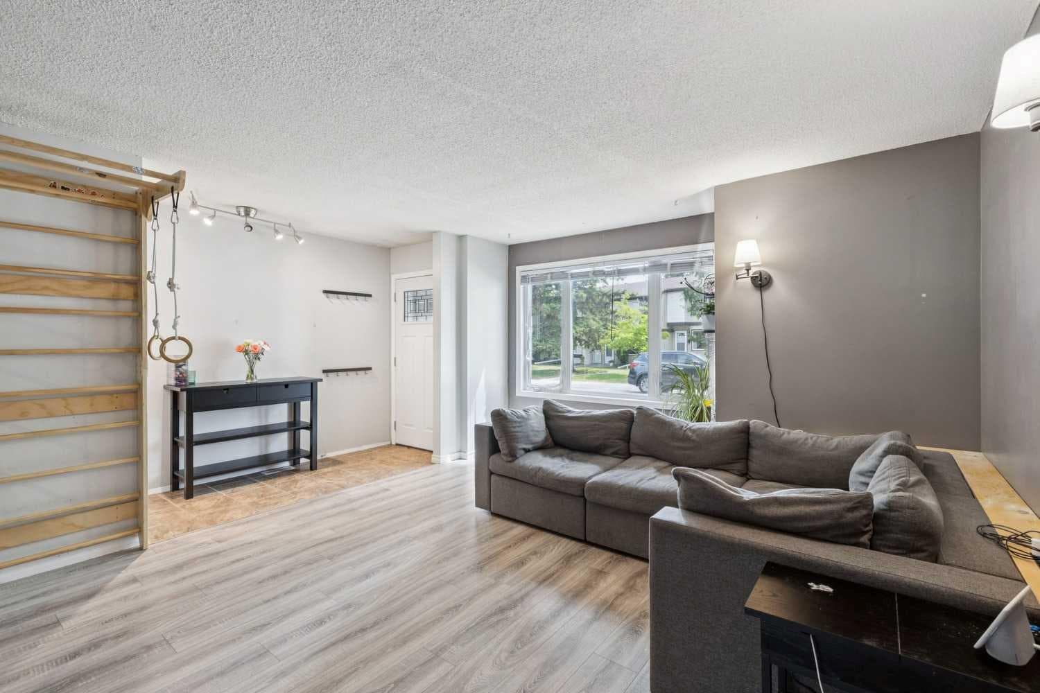 83, 630 Sabrina Road SW