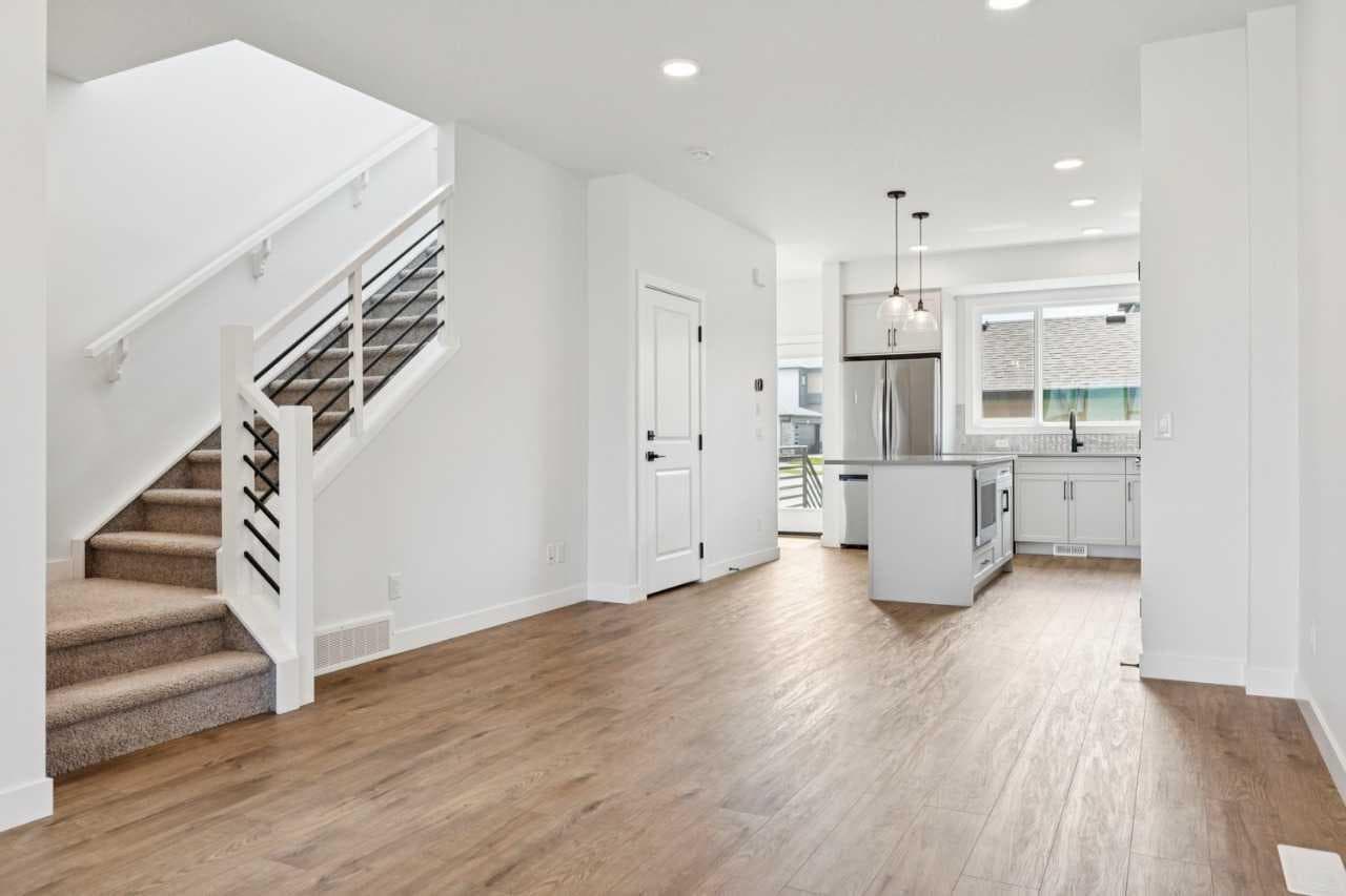 49 Silverton Glen Way SW
