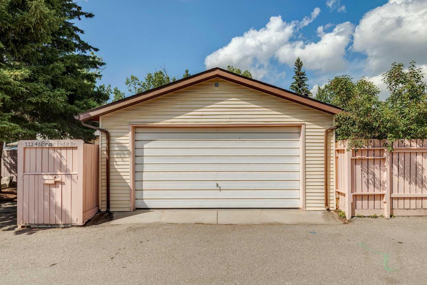 11248 Braeside Drive SW
