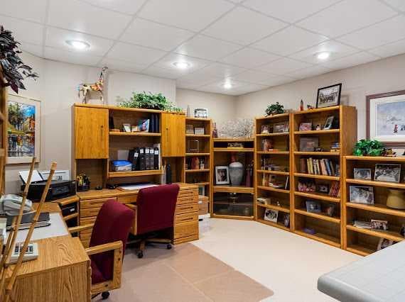 39 Baycrest Court SW