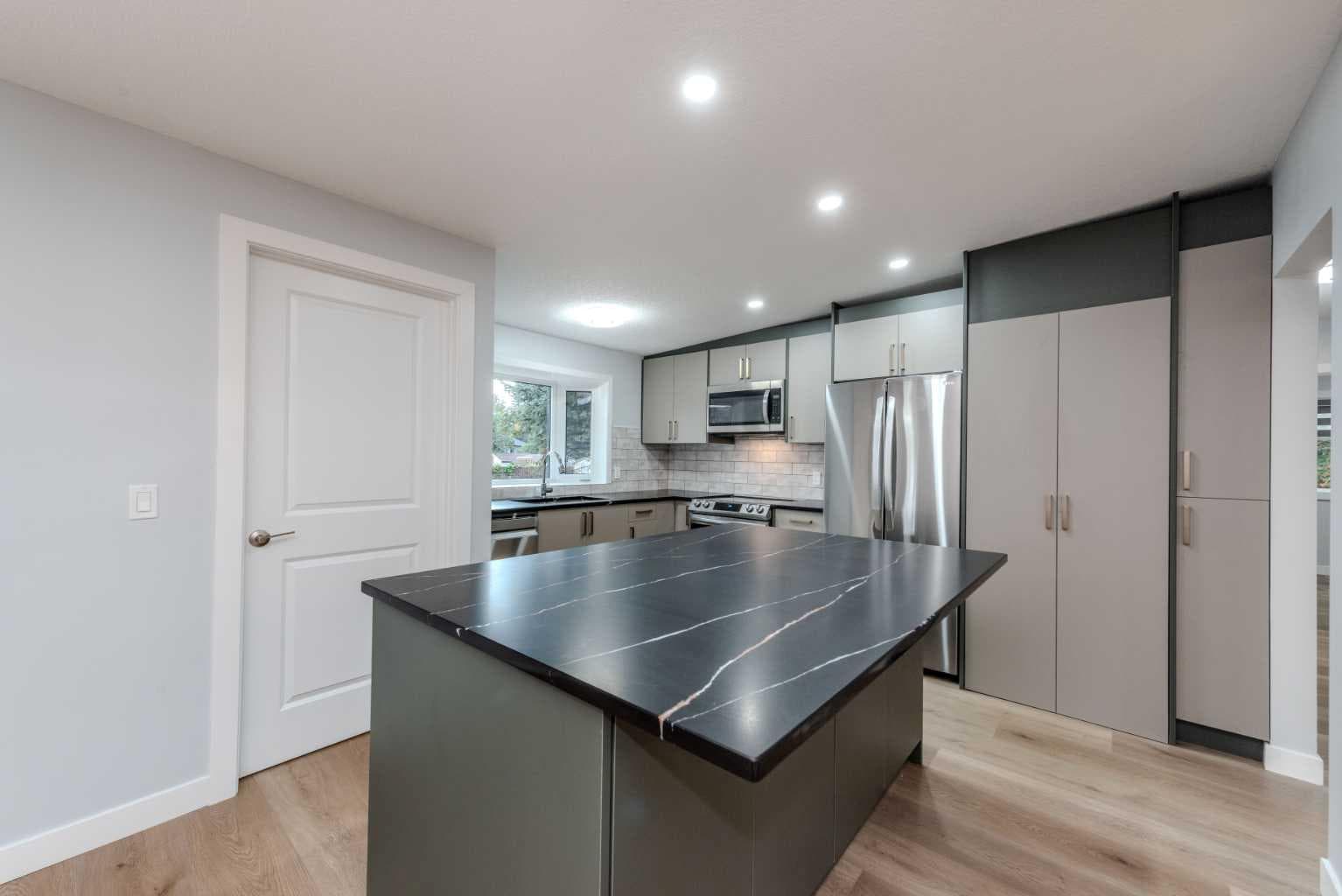 5655 Dalhousie Drive NW