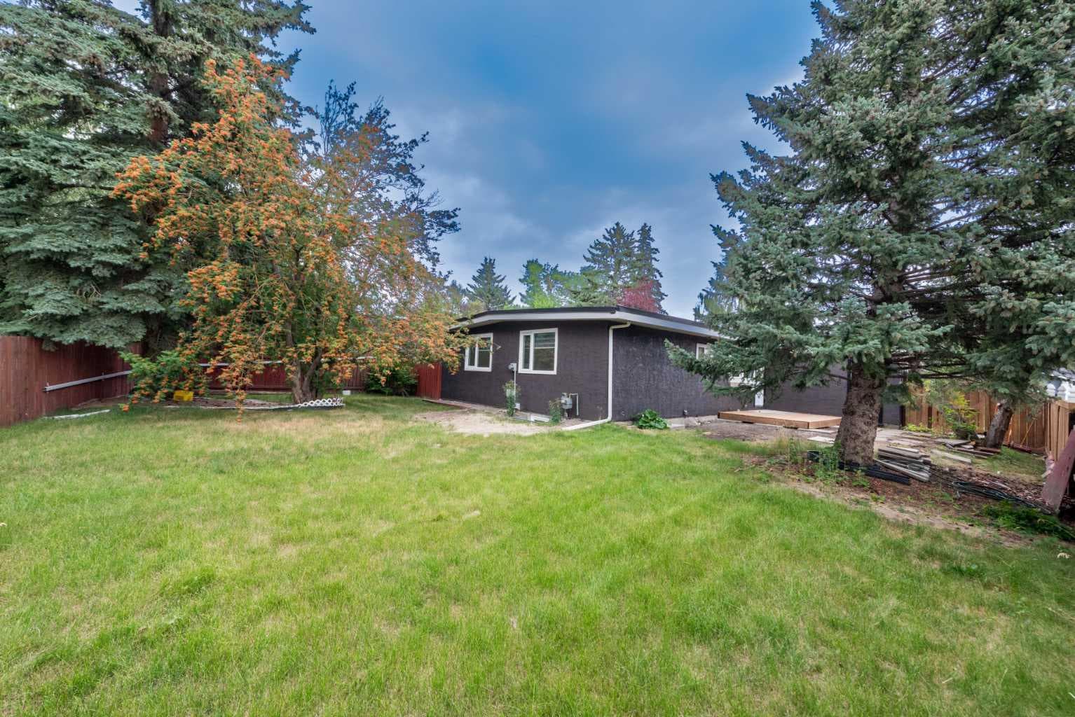 5655 Dalhousie Drive NW