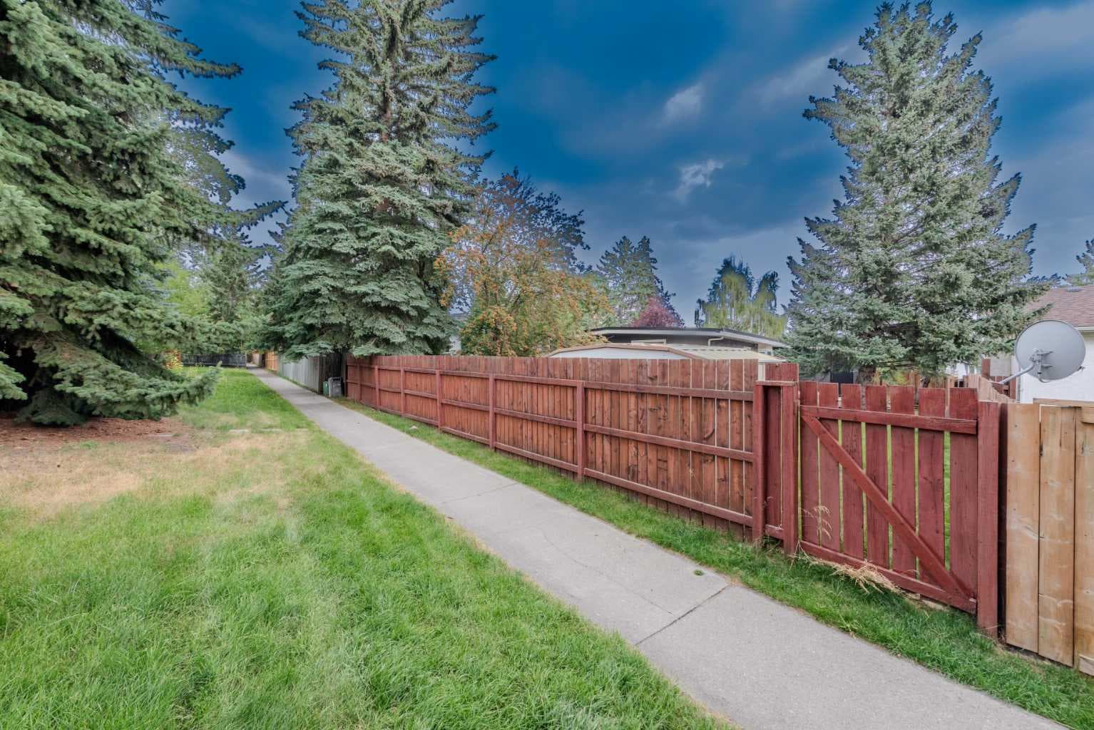 5655 Dalhousie Drive NW