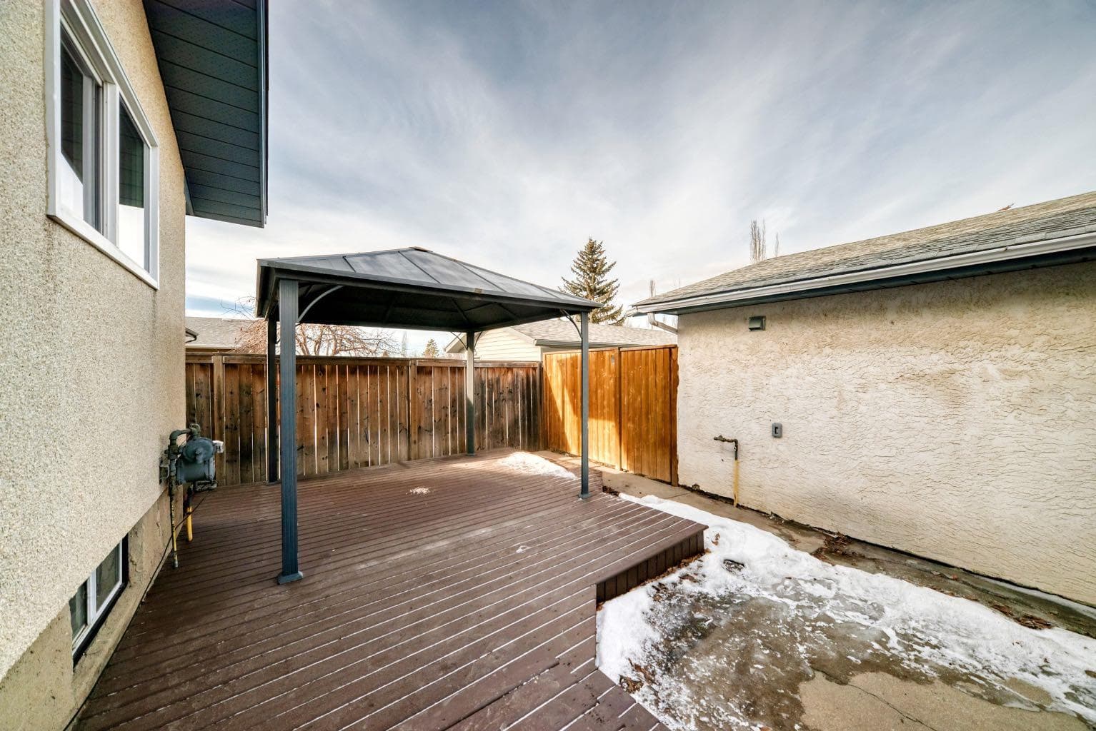 404 Acacia Drive SE