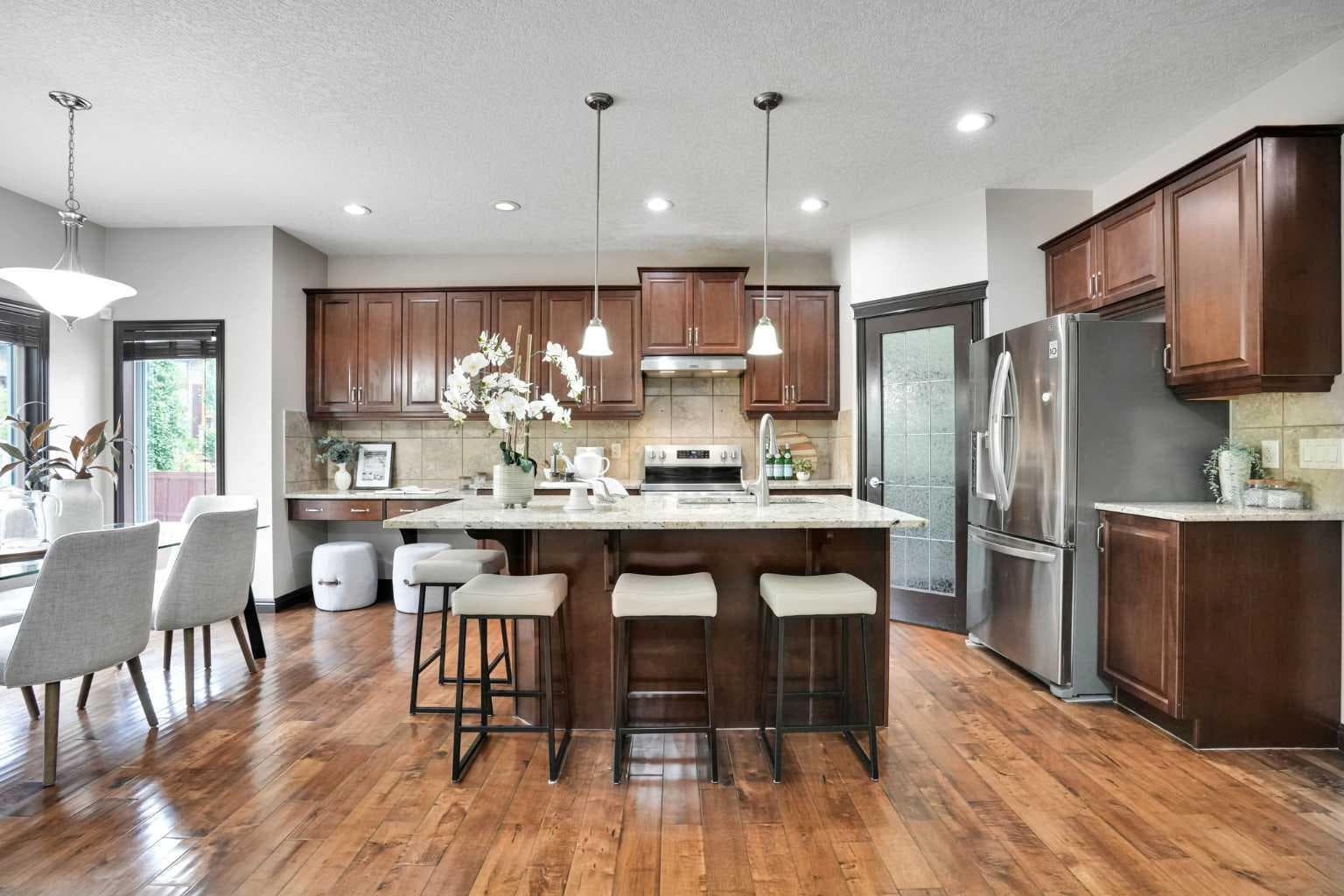 212 Everbrook Way SW