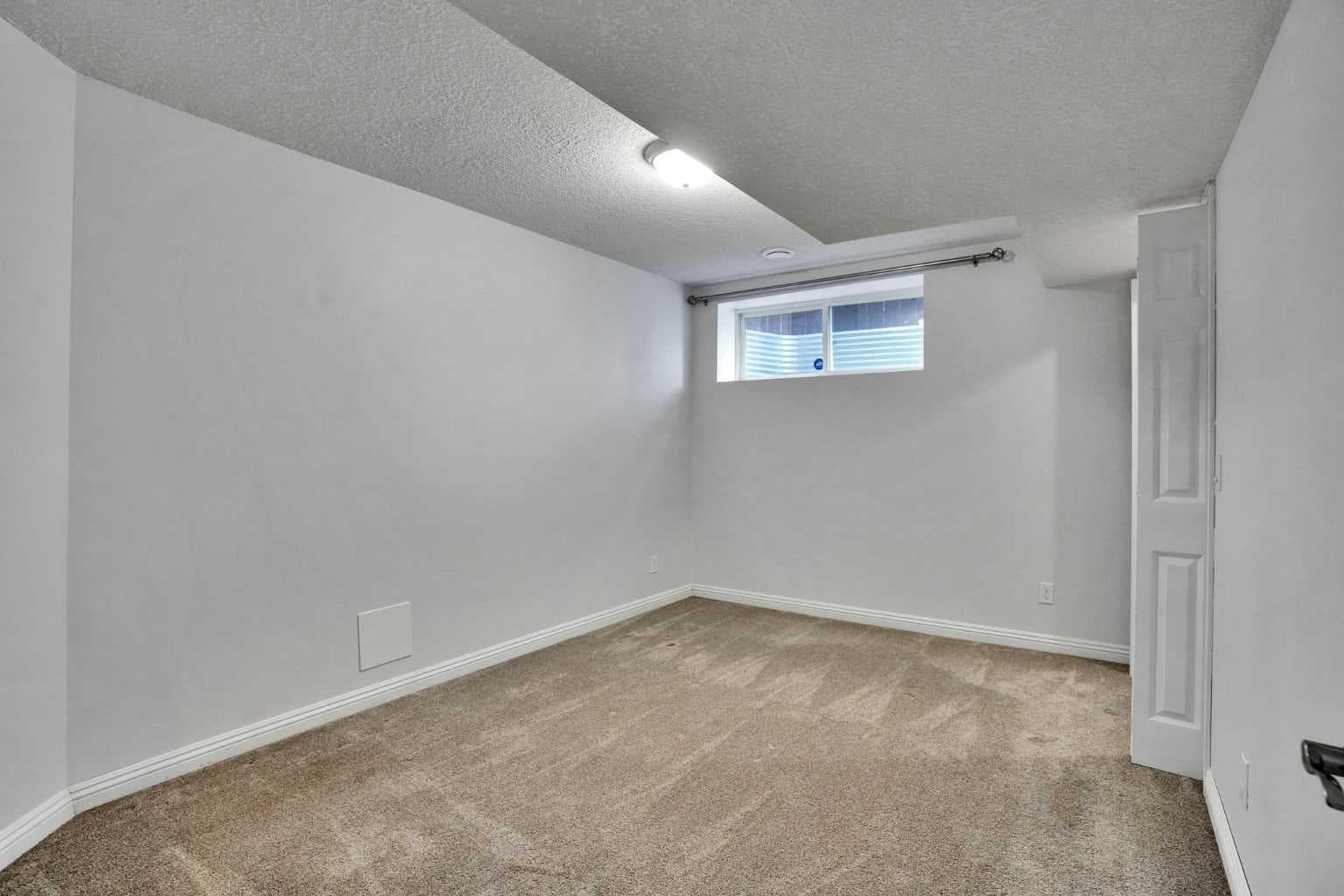 212 Everbrook Way SW
