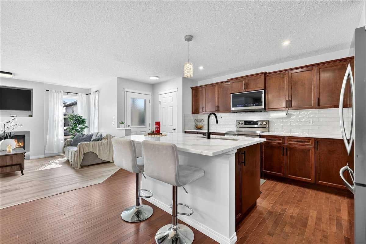 333 Bridleridge View SW