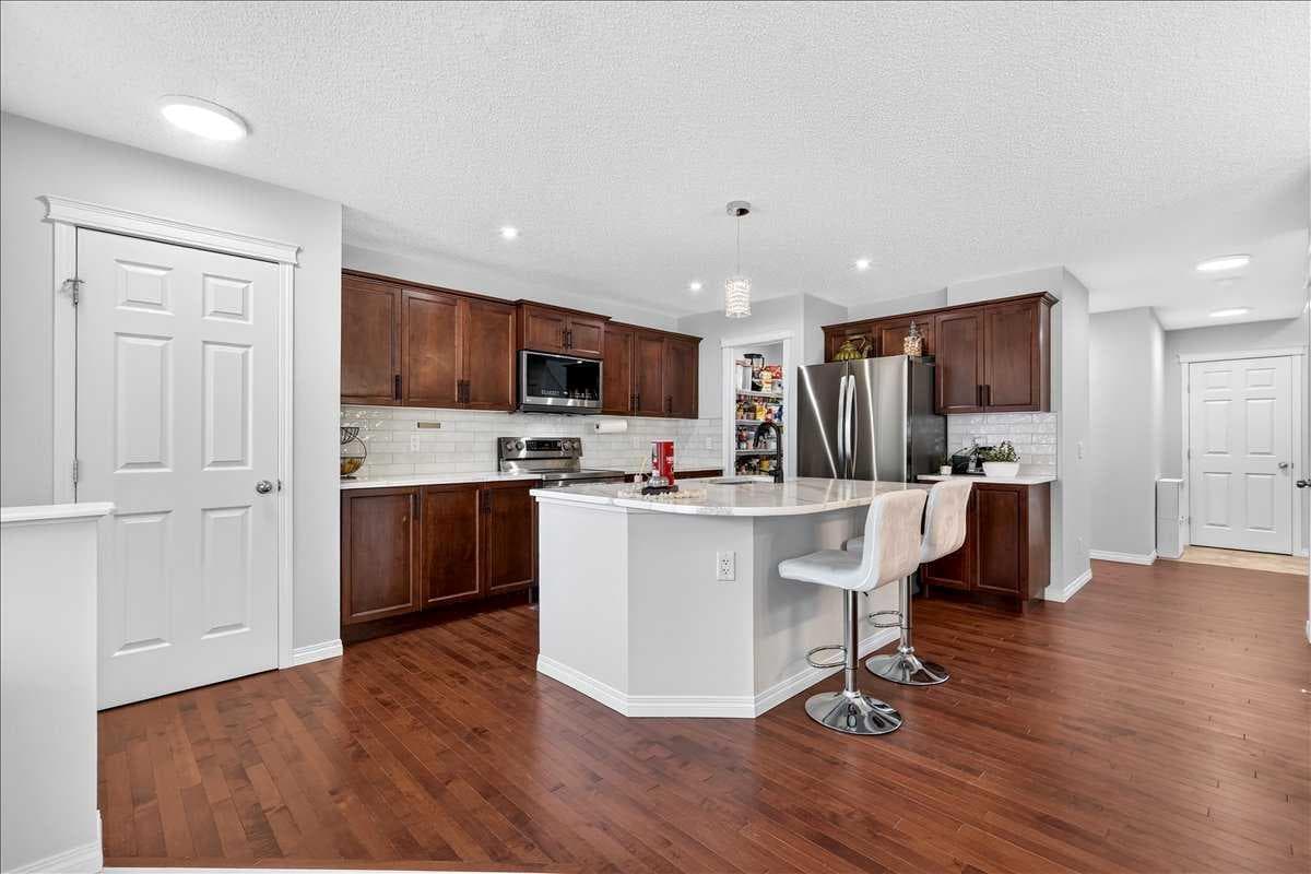 333 Bridleridge View SW