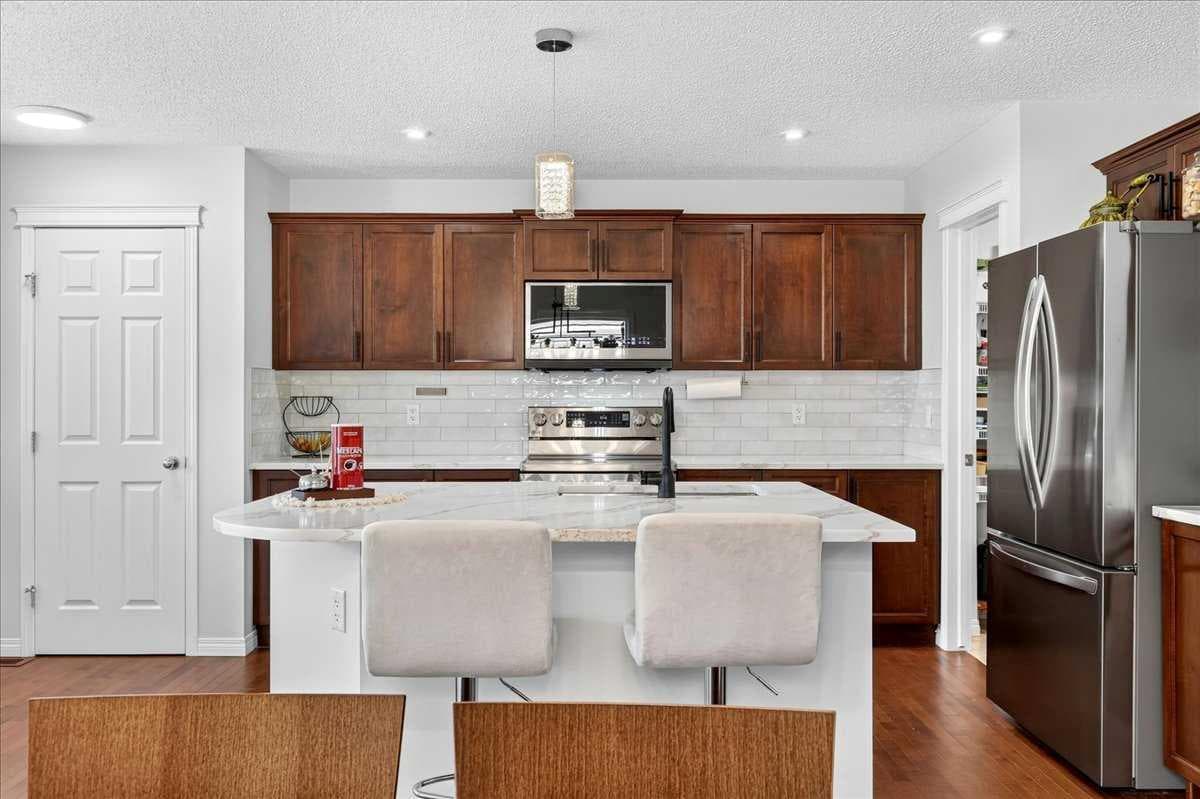 333 Bridleridge View SW