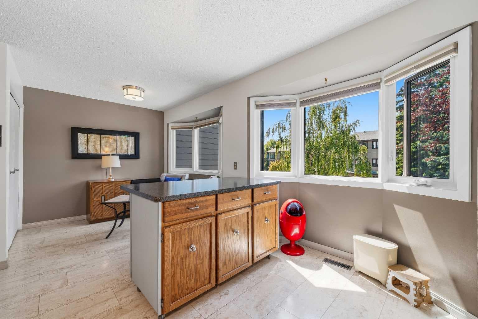 104, 23 Glamis Drive SW