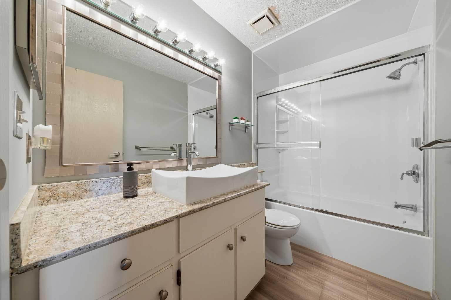 104, 23 Glamis Drive SW